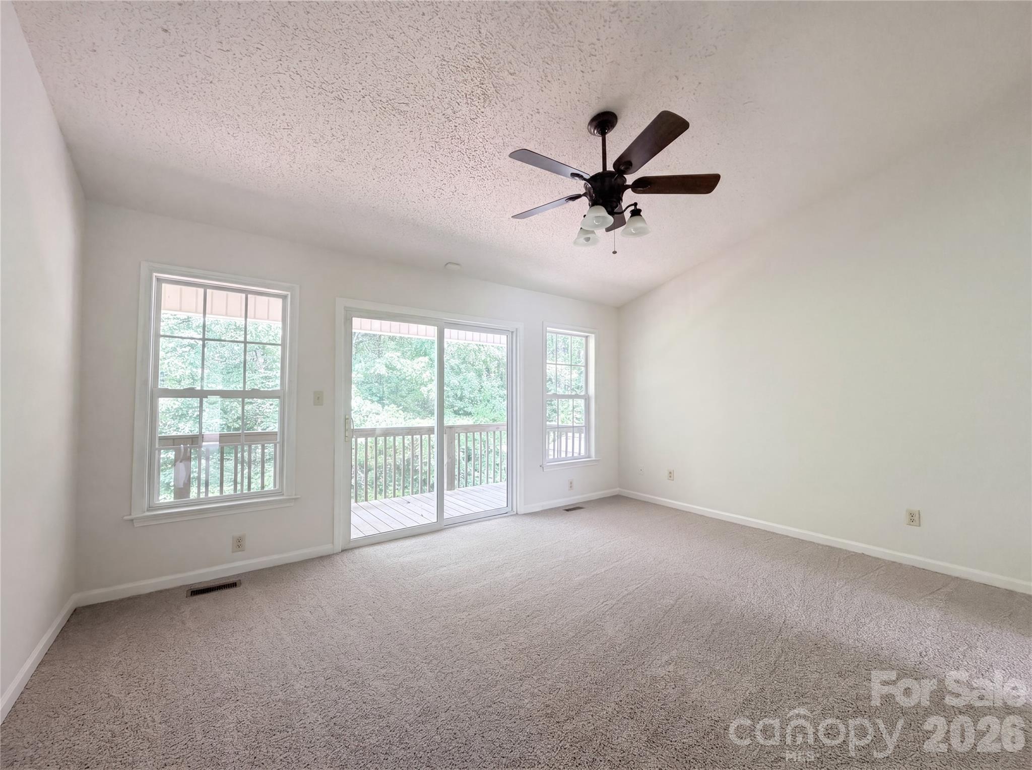 221 Grandview Drive Property Photo 4