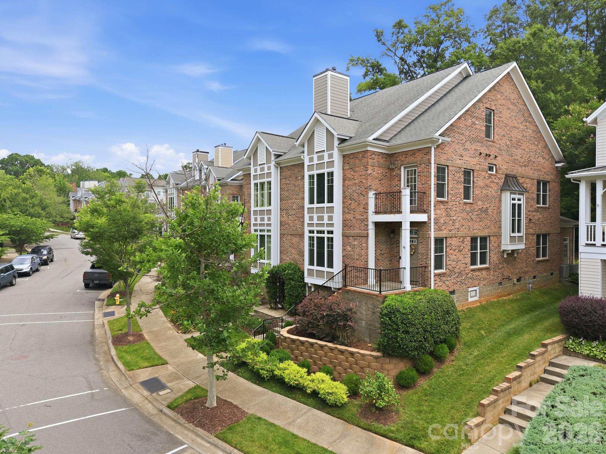425 Spring Street Property Photo 2