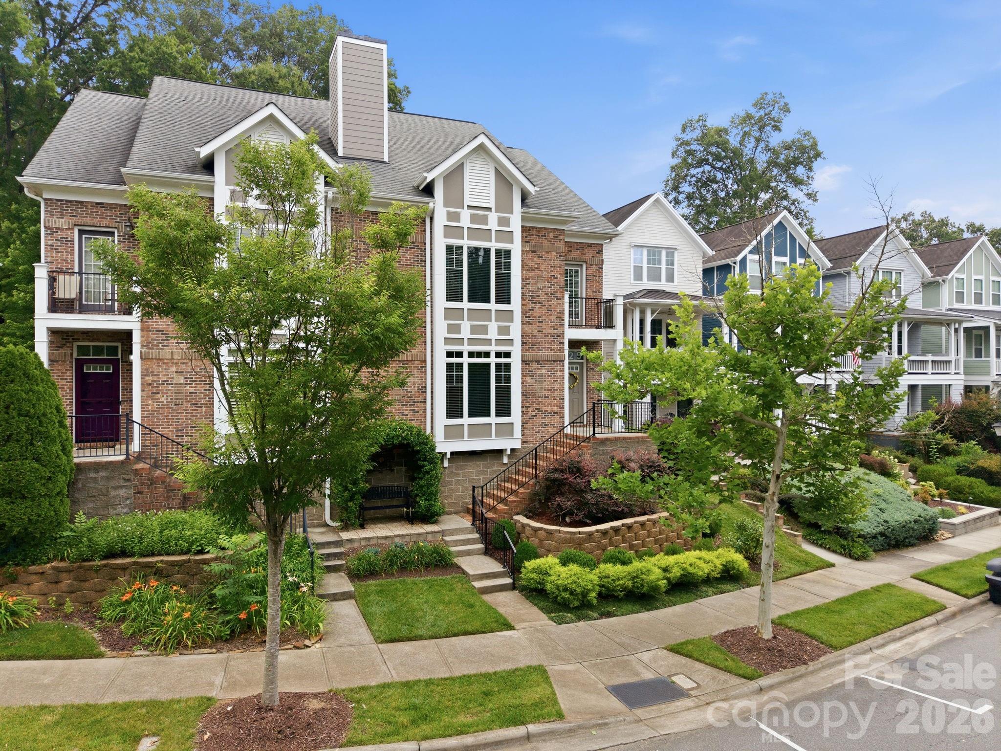 425 Spring Street Property Photo 3