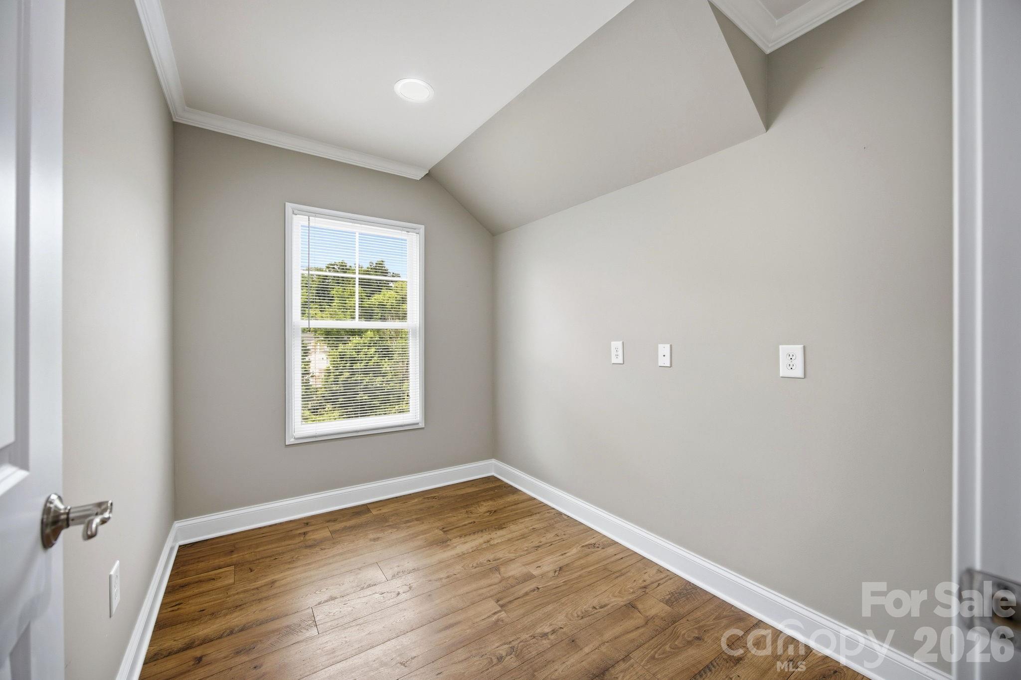 425 Spring Street Property Photo 42