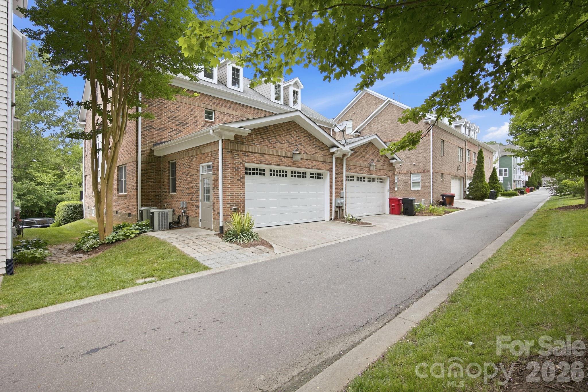 425 Spring Street Property Photo 43