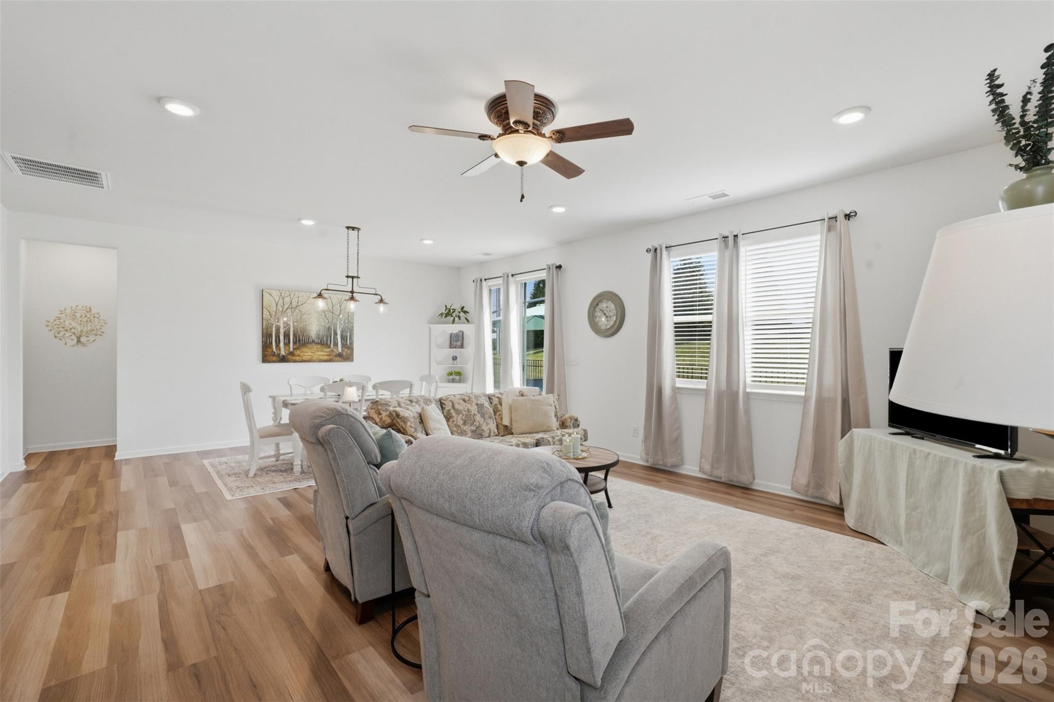 1011 Yearden Lane Property Photo 6