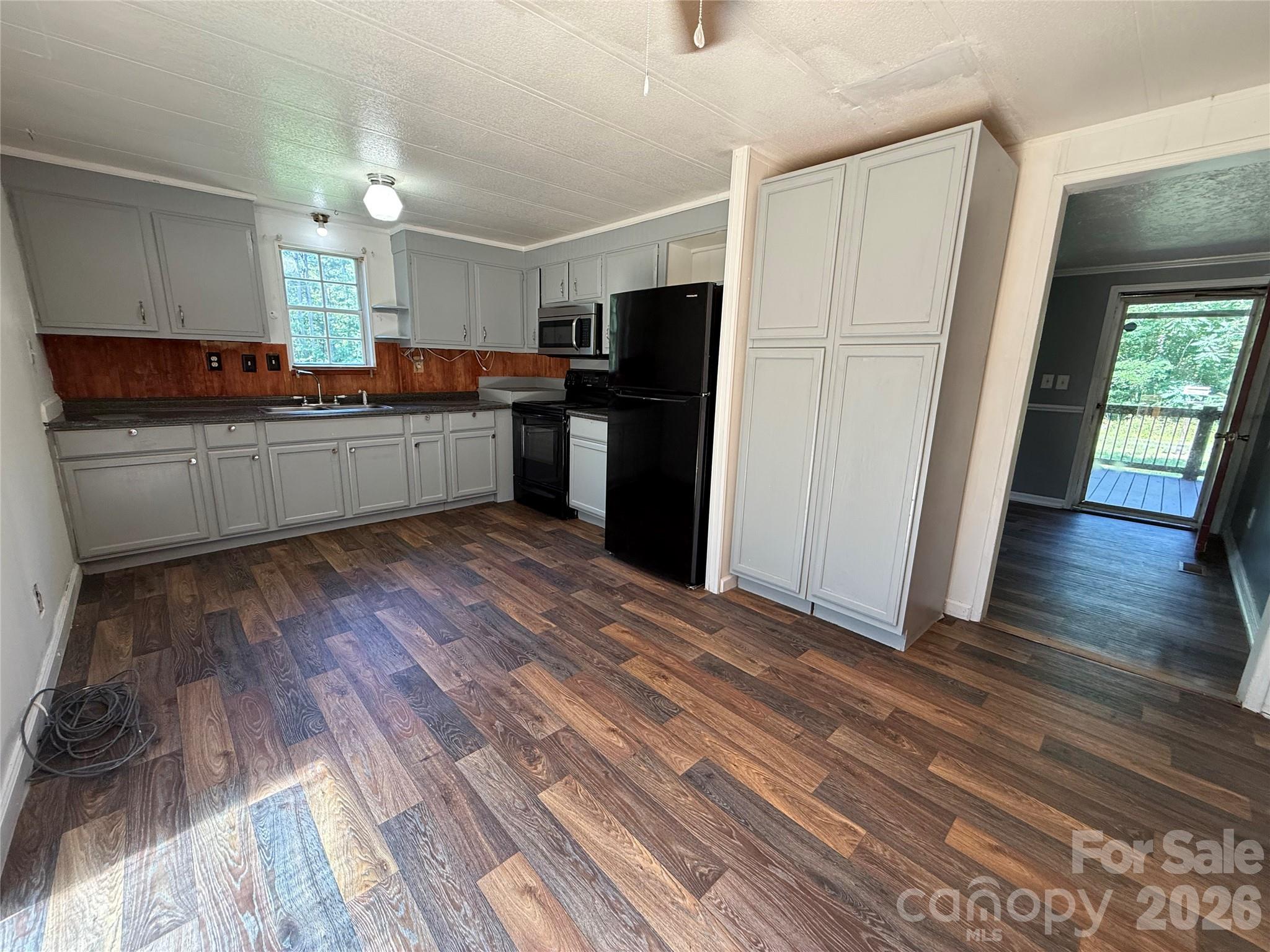 211 Corry Lane Property Photo 12