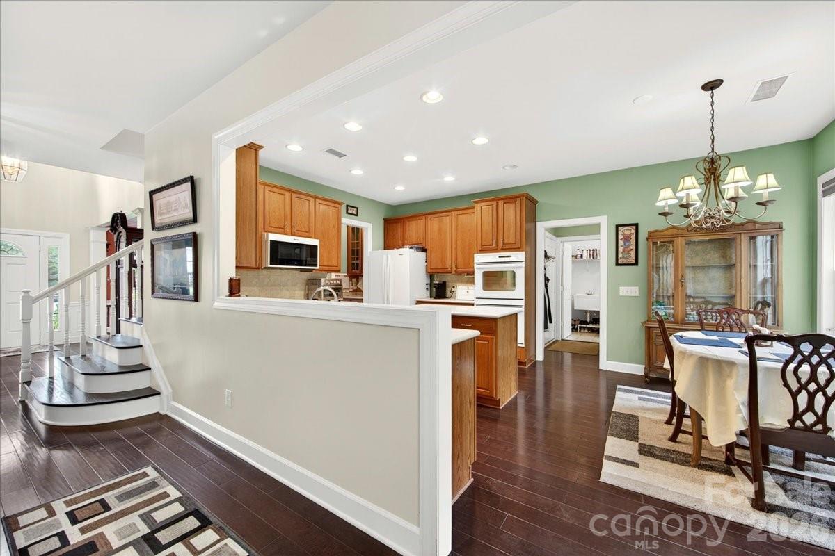 10604 Knight Castle Drive 60 Property Photo 18