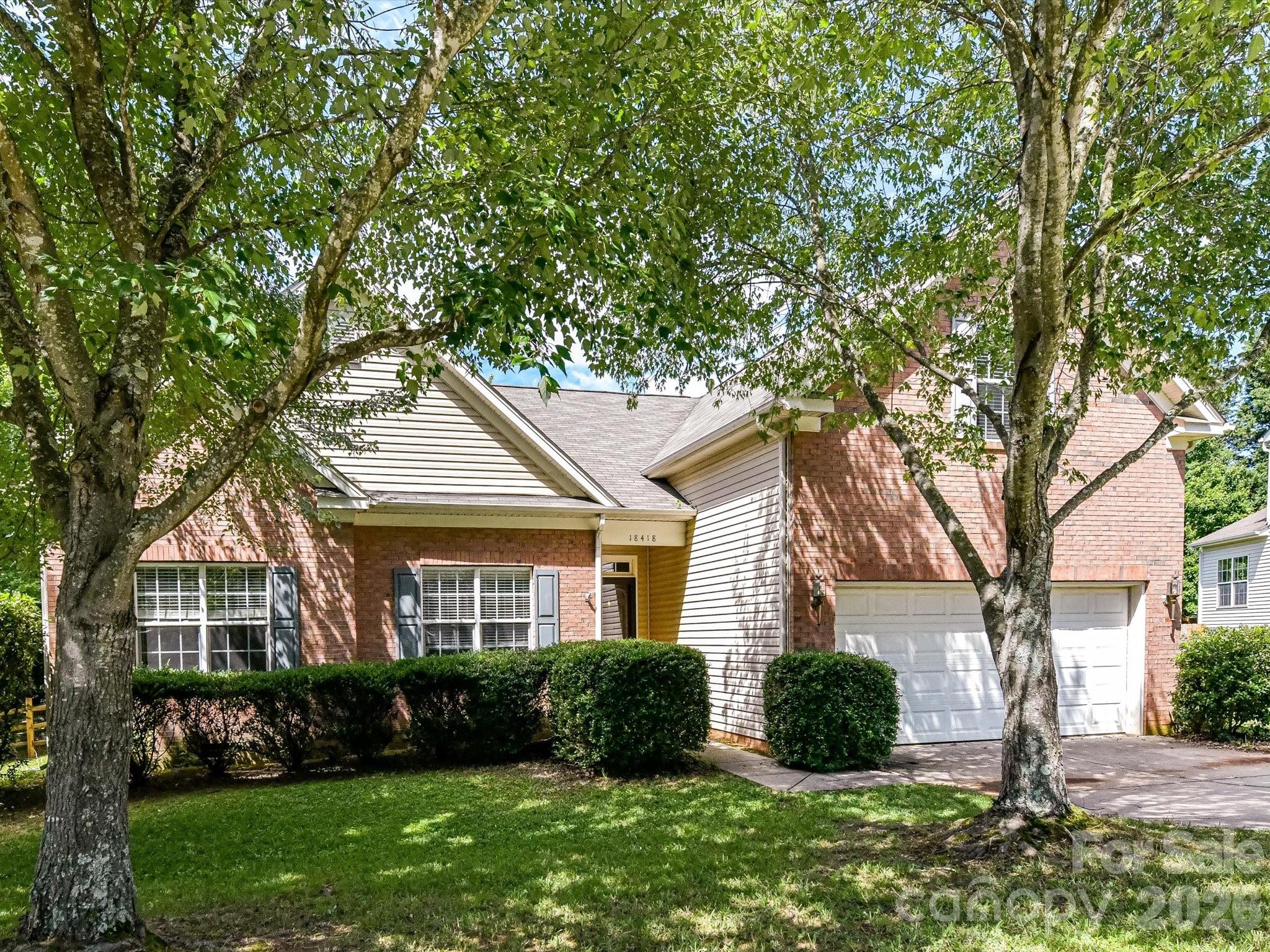 18418 Torrence Chapel Estates Circle Property Photo 1
