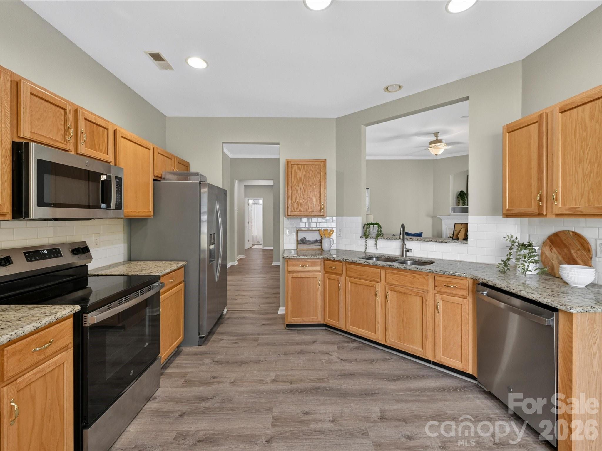 18418 Torrence Chapel Estates Circle Property Photo 9