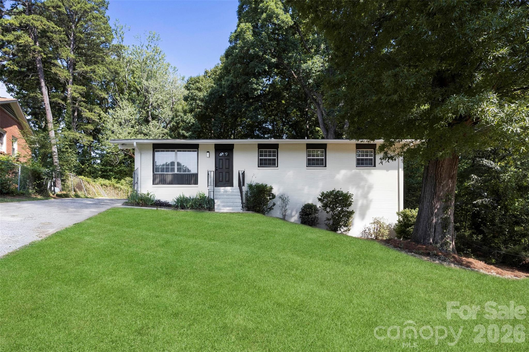 1047 White Plains Road Property Photo 1