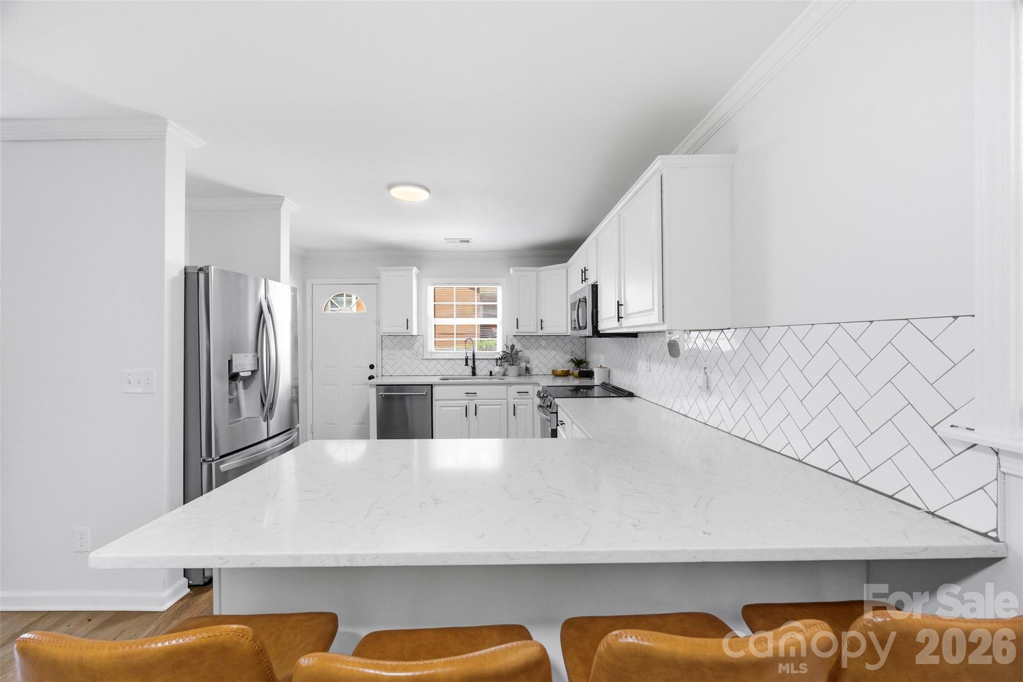 1047 White Plains Road Property Photo 8