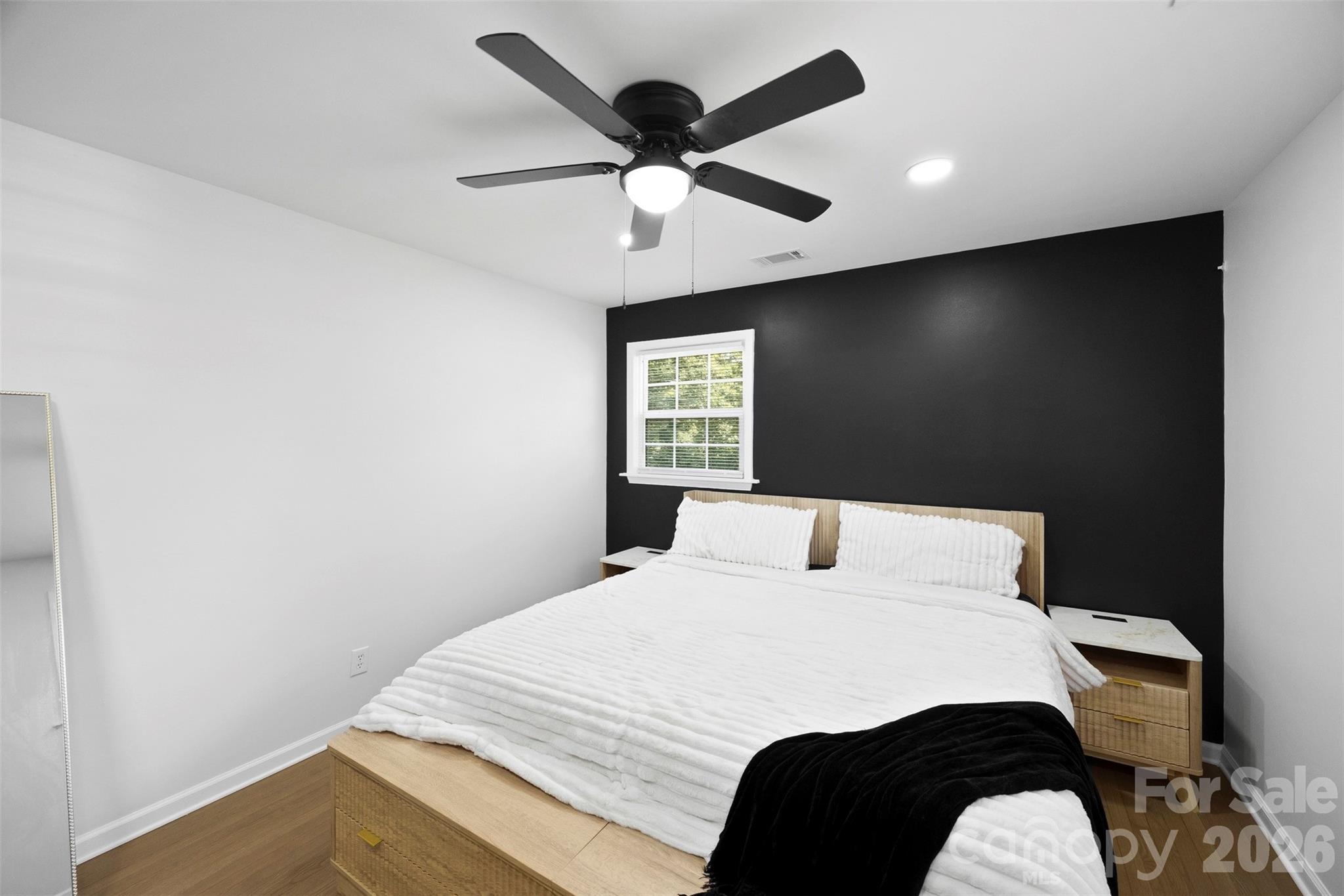 1047 White Plains Road Property Photo 9