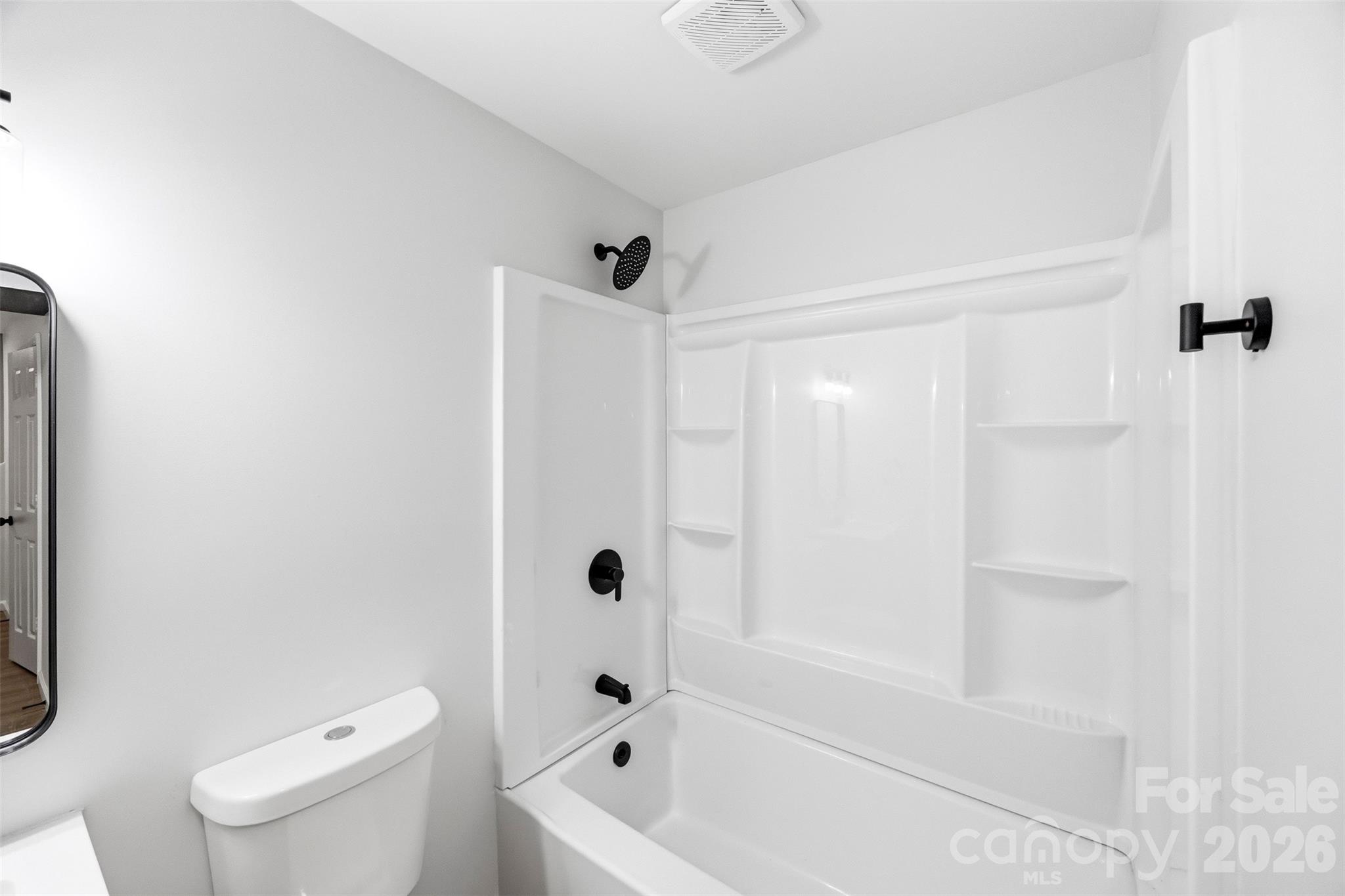 1047 White Plains Road Property Photo 22