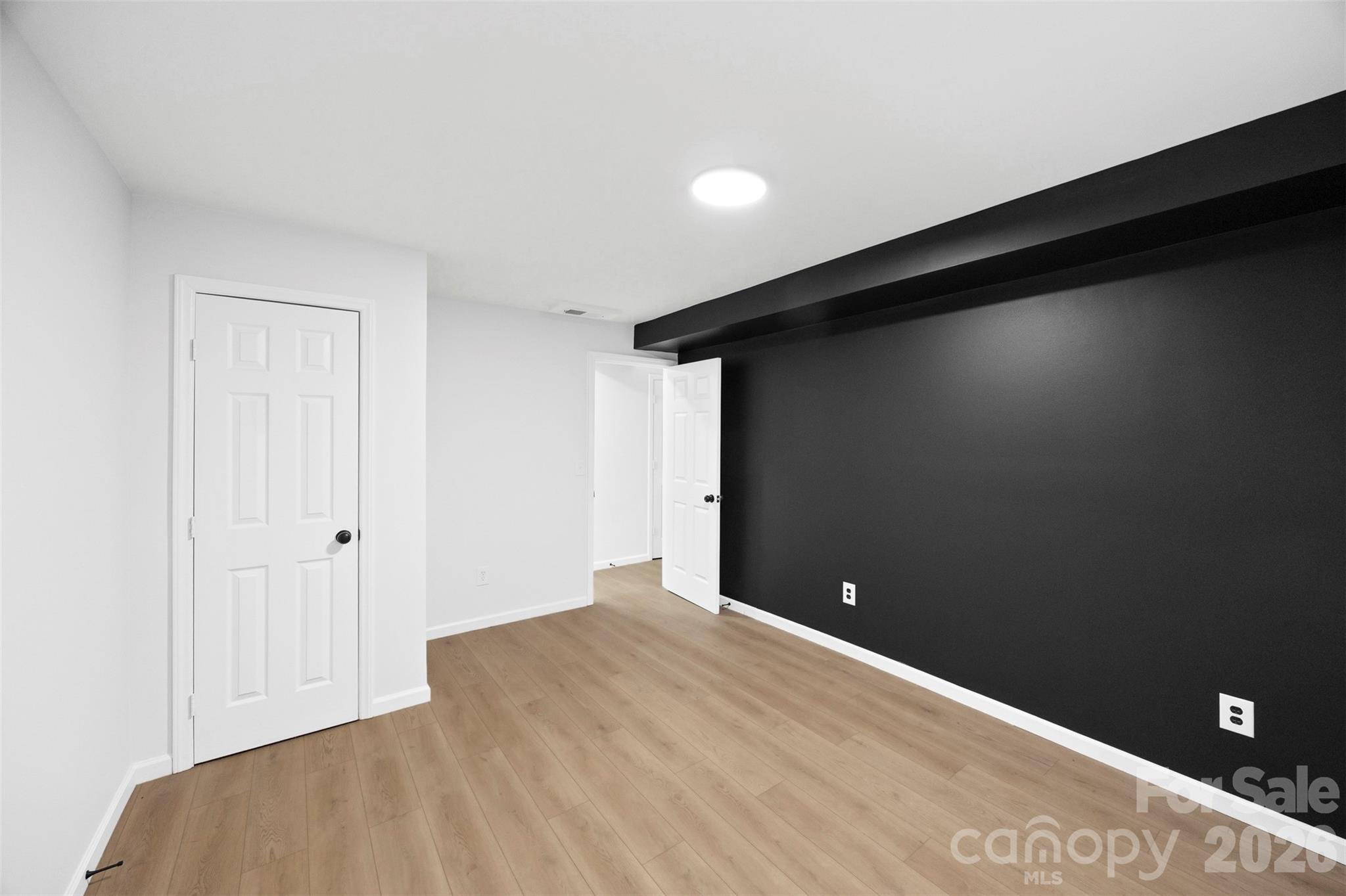 1047 White Plains Road Property Photo 27
