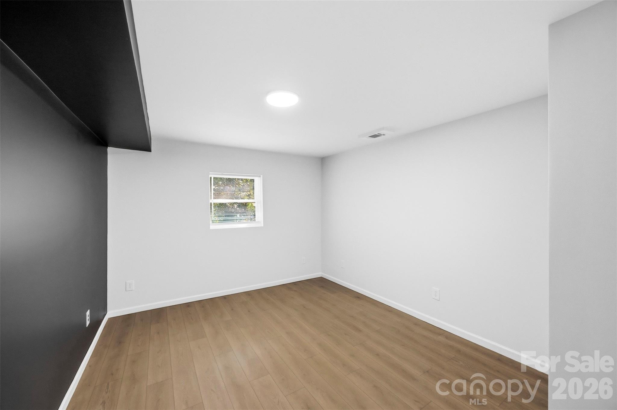 1047 White Plains Road Property Photo 28