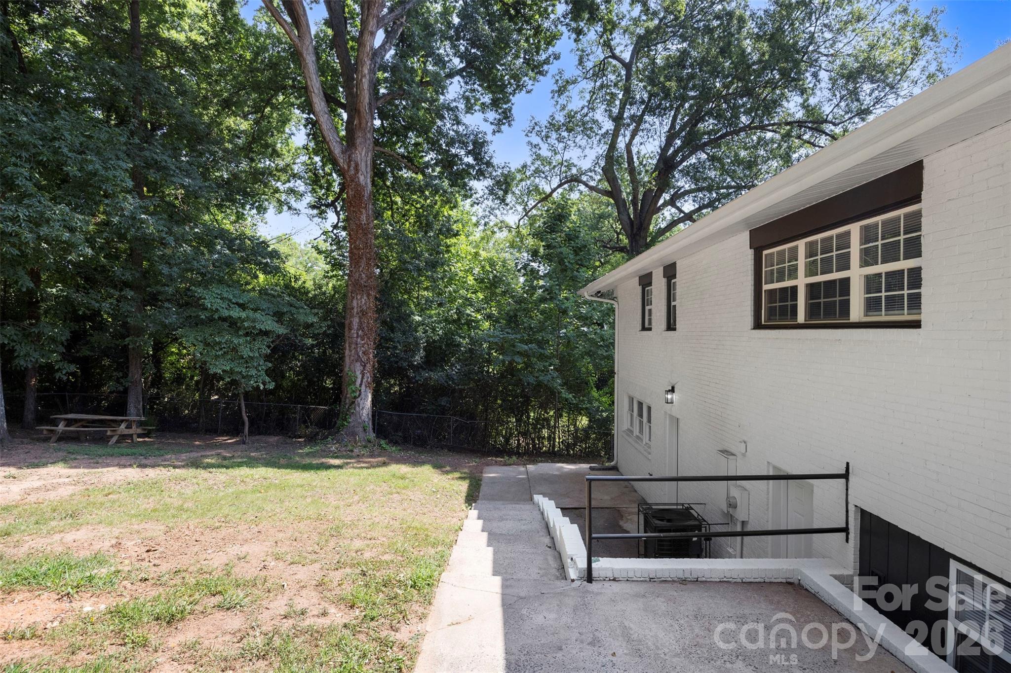 1047 White Plains Road Property Photo 33