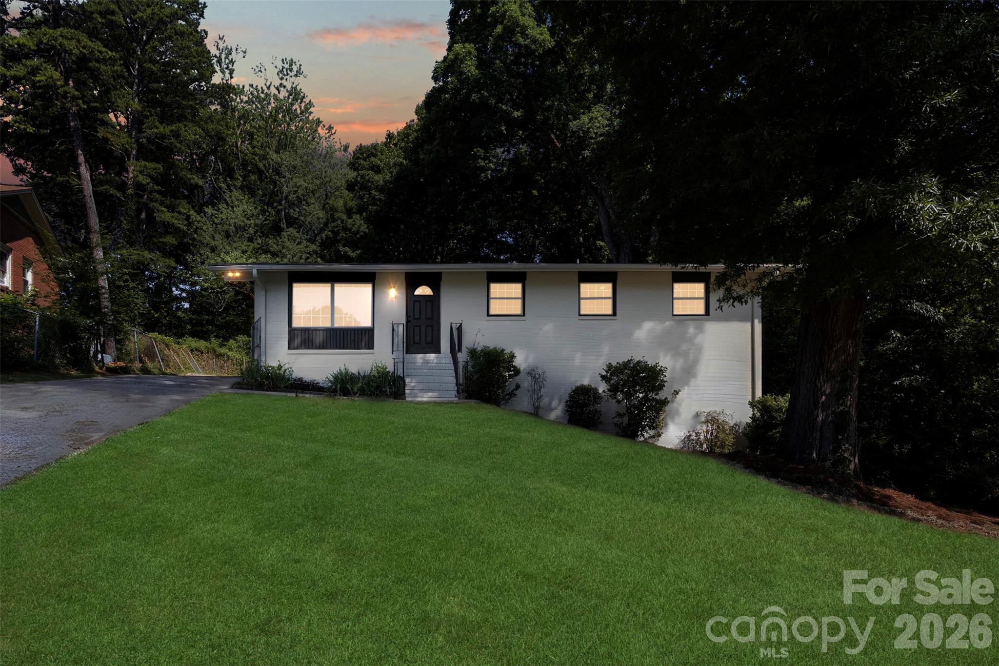 1047 White Plains Road Property Photo 37