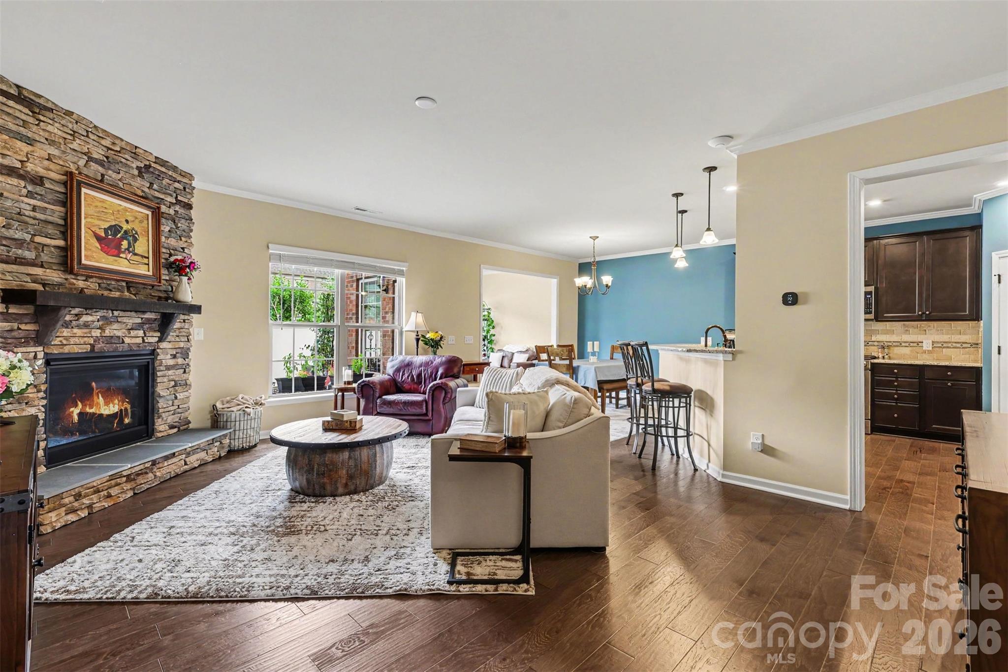 5012 Forest Hills Place Property Photo 5