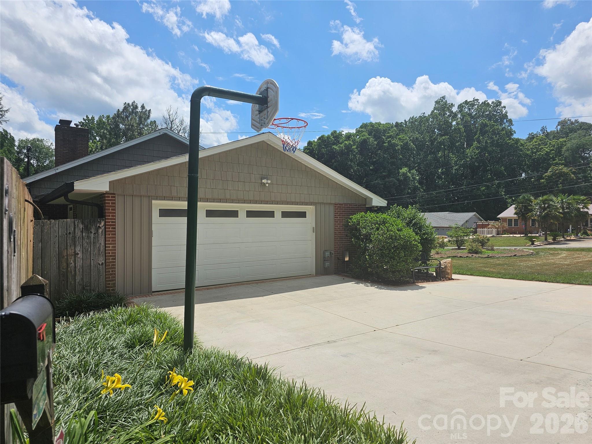 201 Country Club Circle Property Photo 45