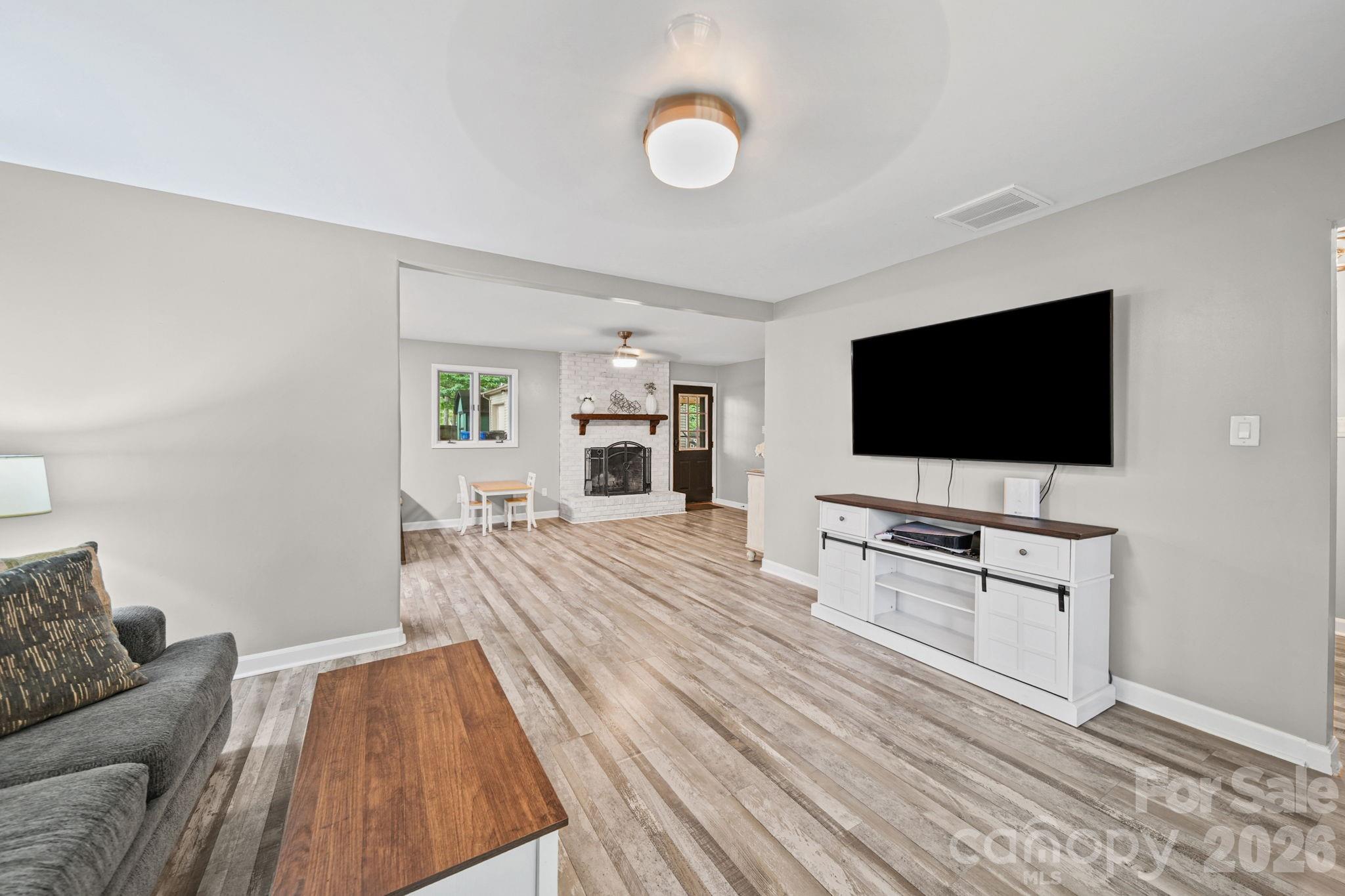406 S Magnolia Street Property Photo 5
