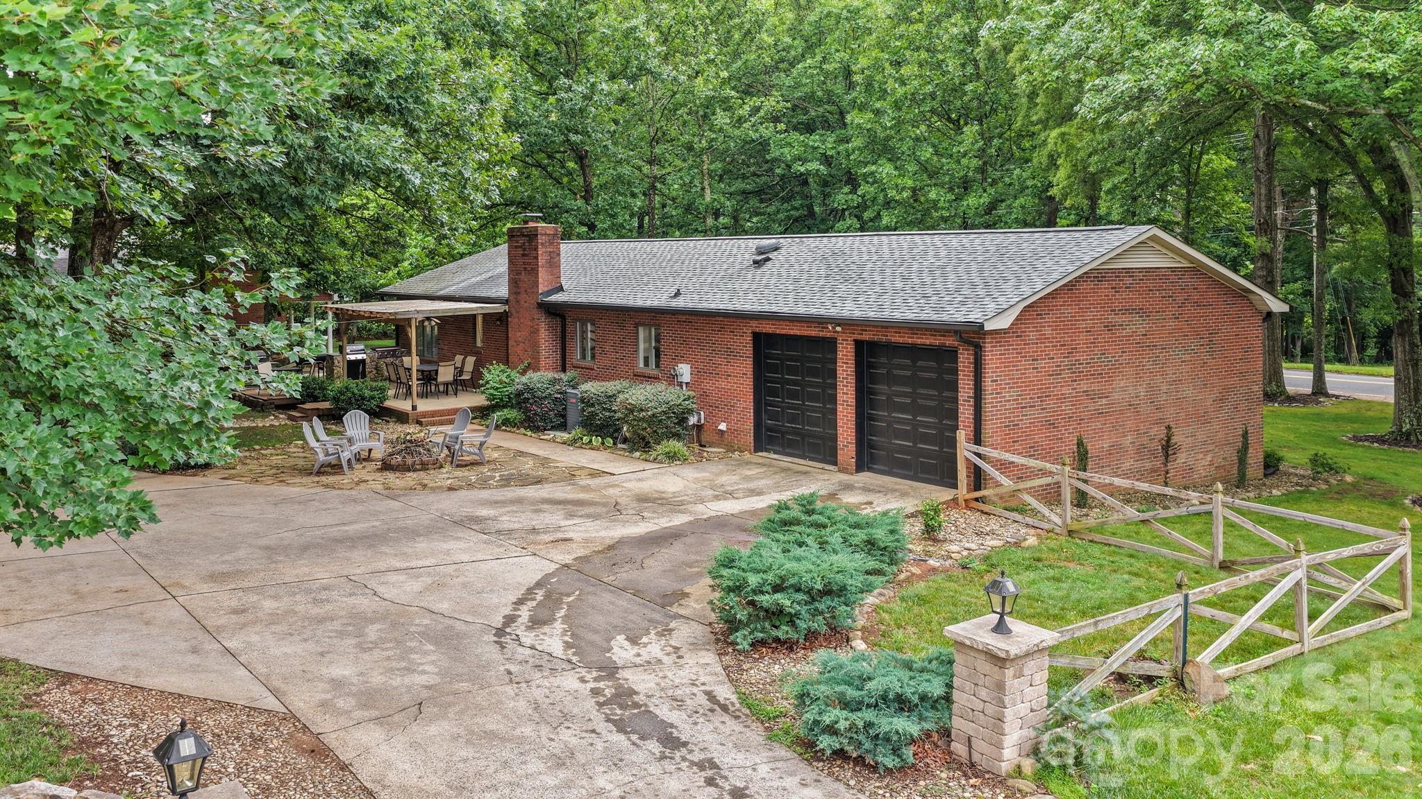 406 S Magnolia Street Property Photo 24