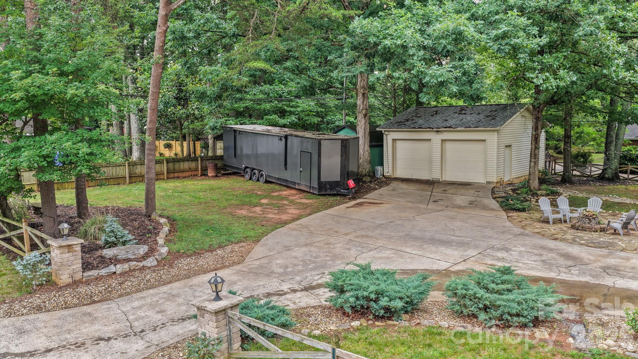 406 S Magnolia Street Property Photo 25