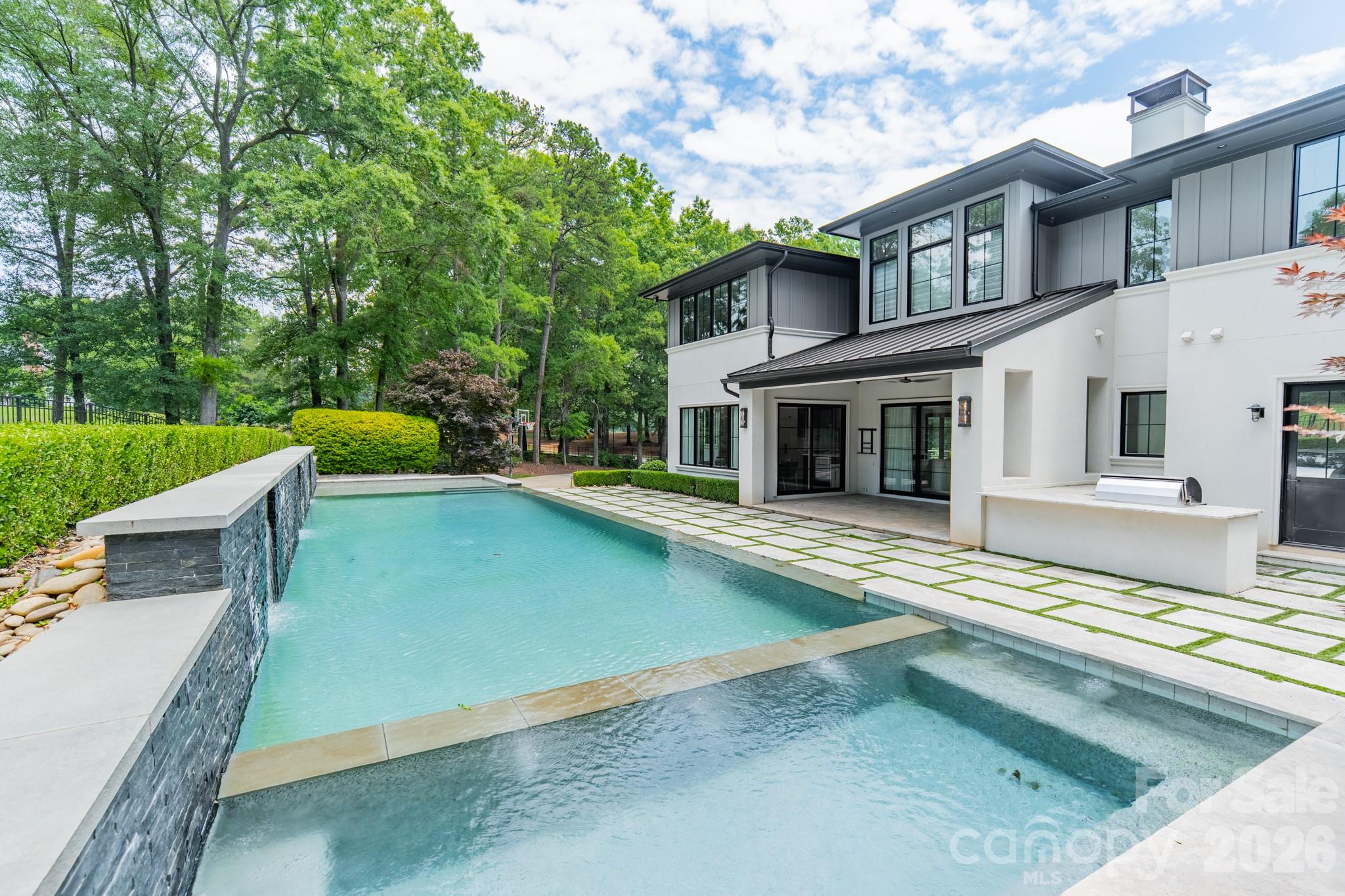 19053 Double Eagle Drive Property Photo 4