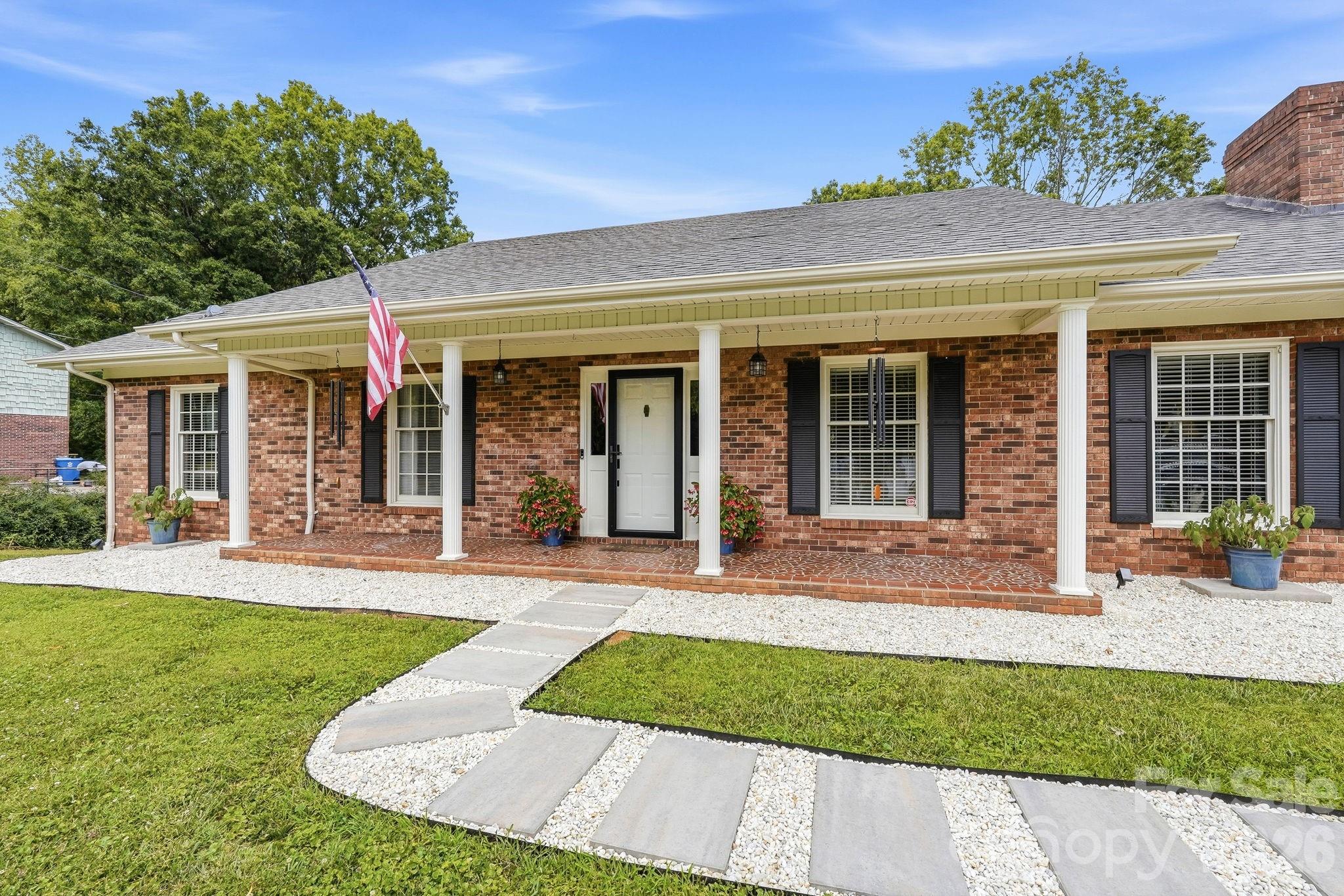 1692 Pads Road Property Photo 1