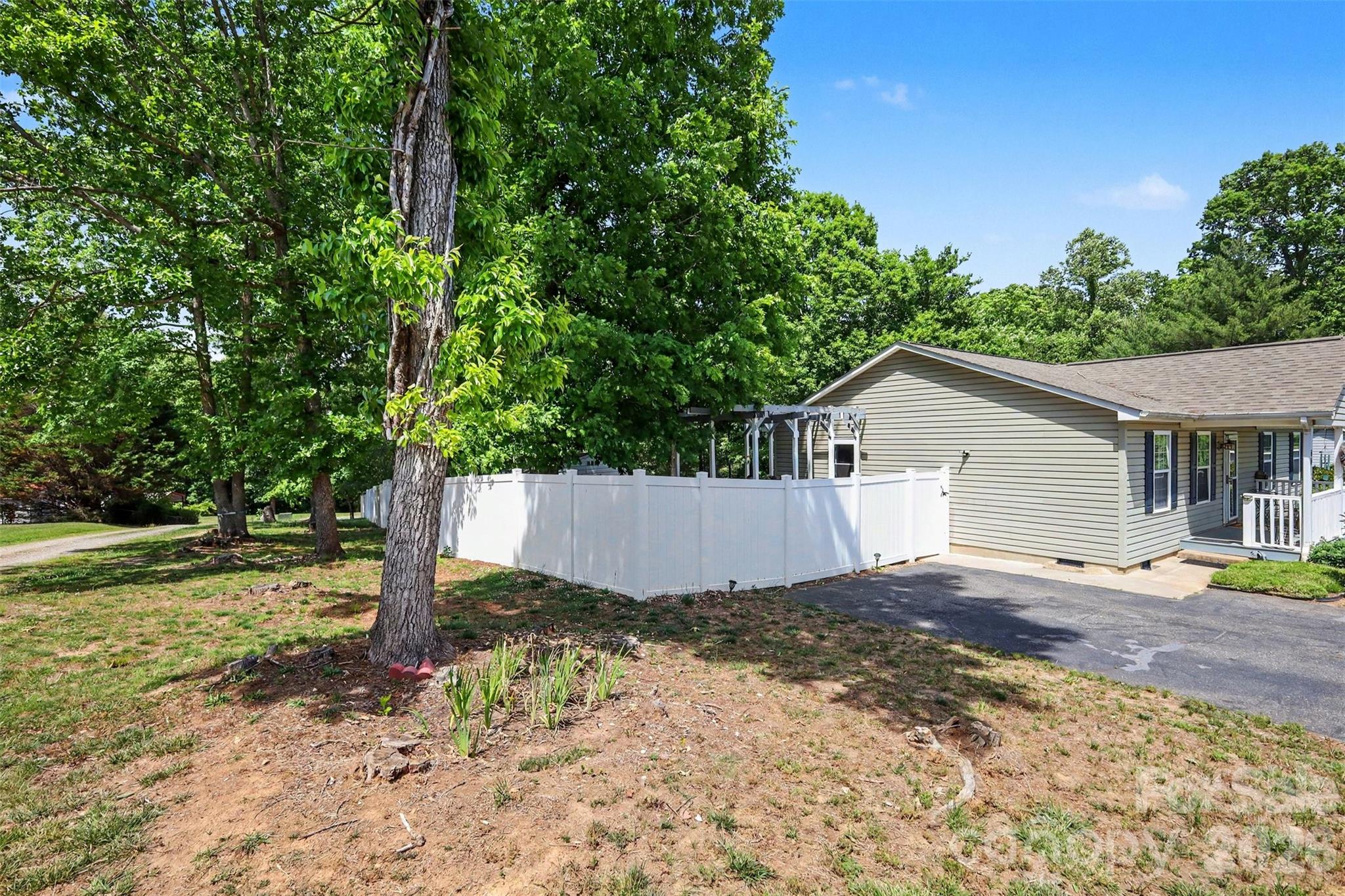4432 Bennett Road Property Photo 4