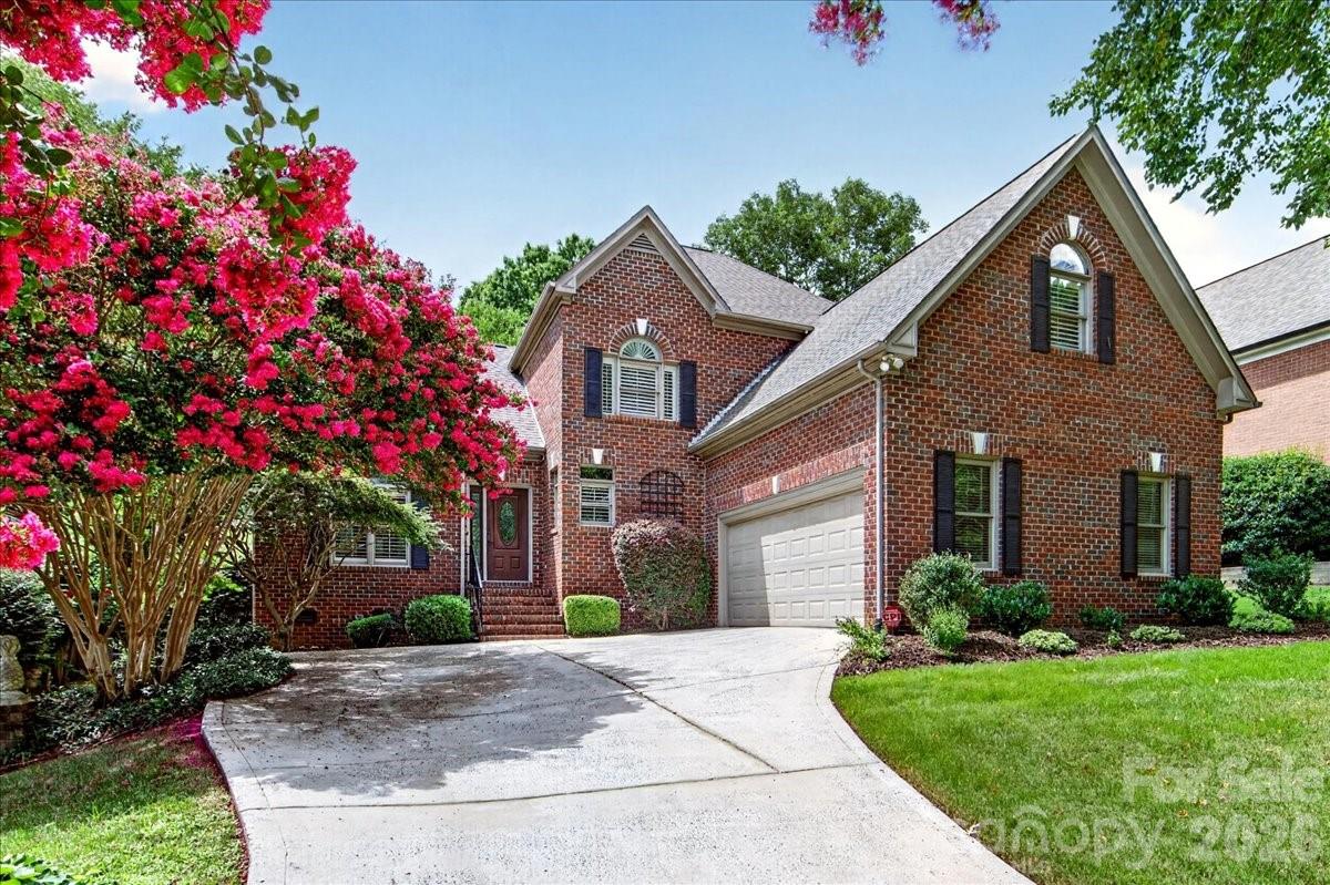 6784 Lynrose Court Property Photo 1