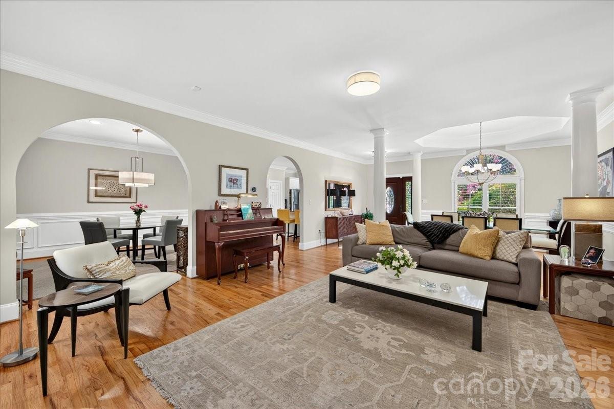 6784 Lynrose Court Property Photo 10