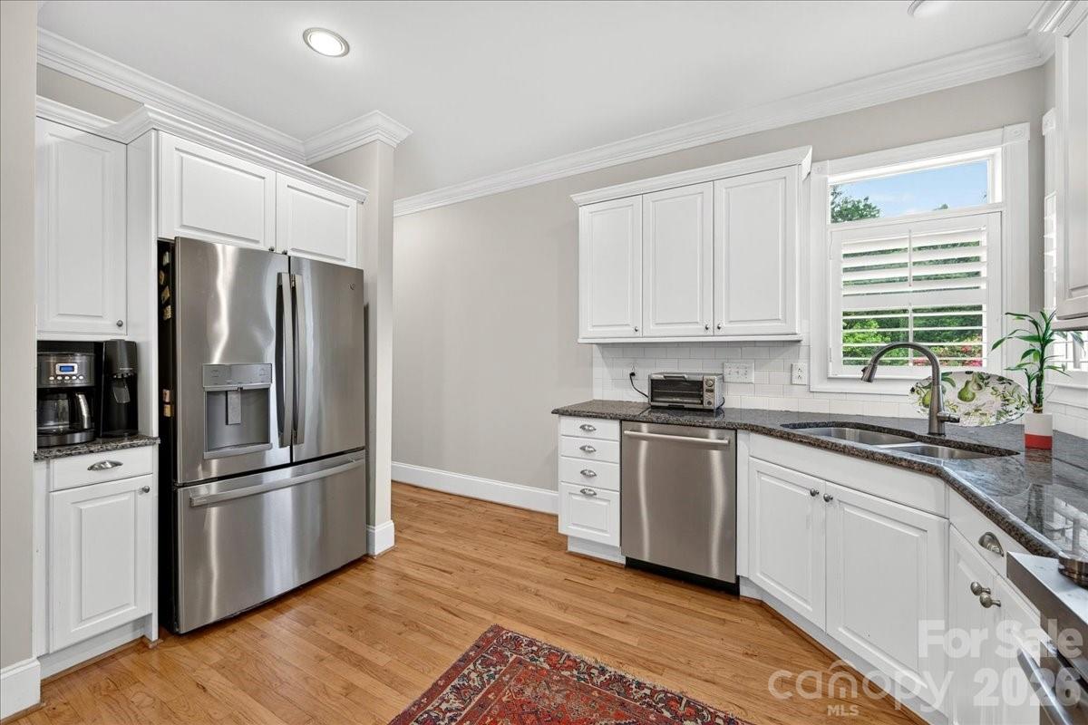 6784 Lynrose Court Property Photo 18