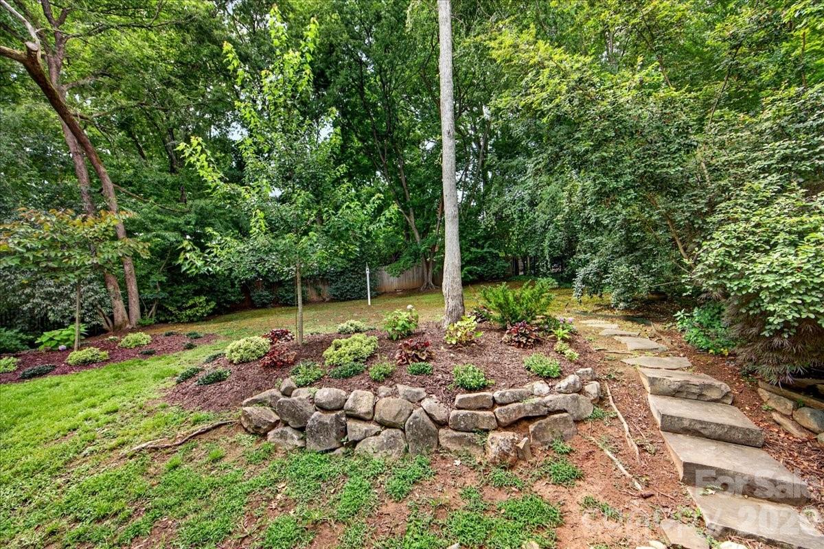 6784 Lynrose Court Property Photo 33