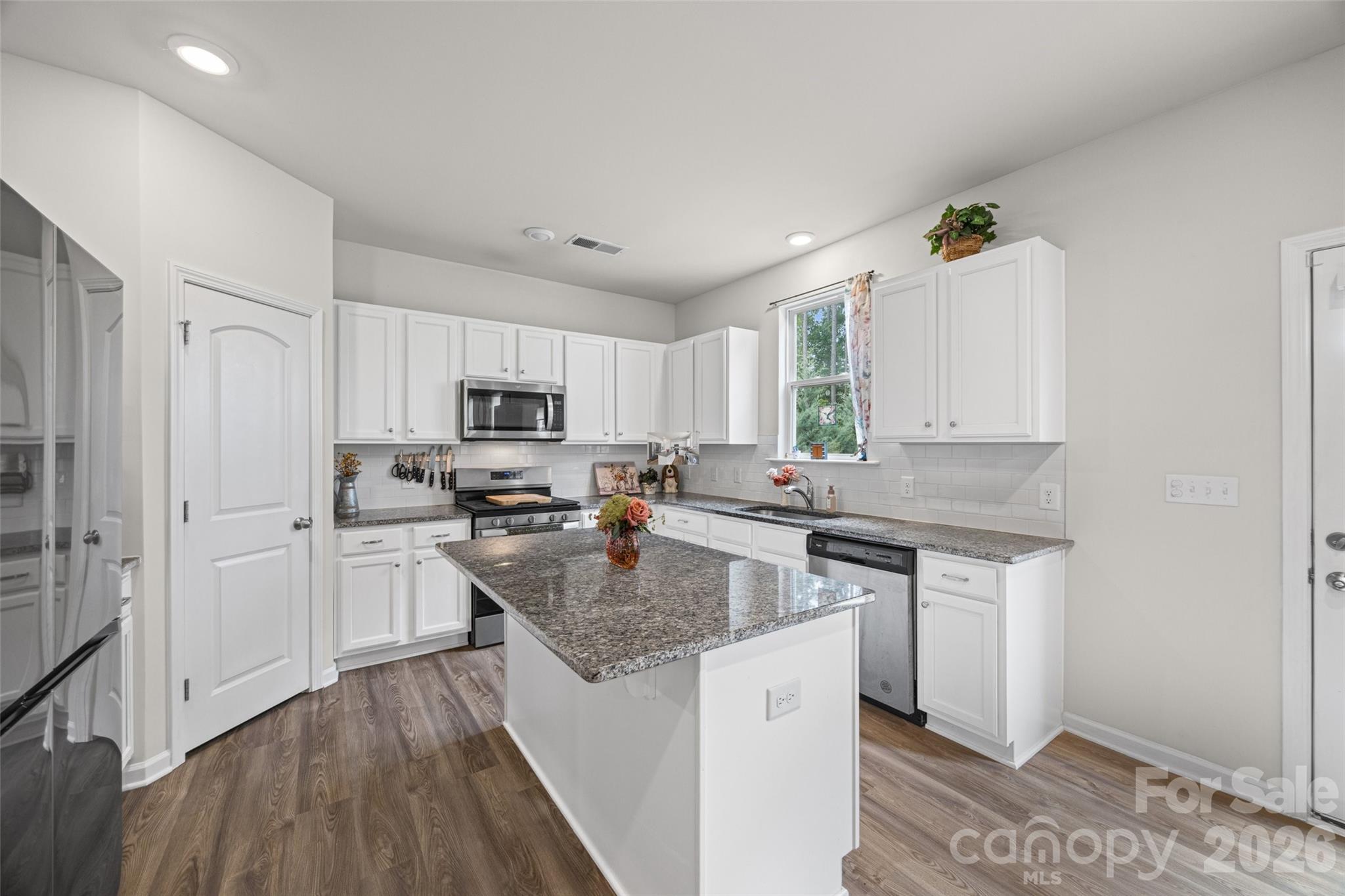 2225 Sussex Road Property Photo 12