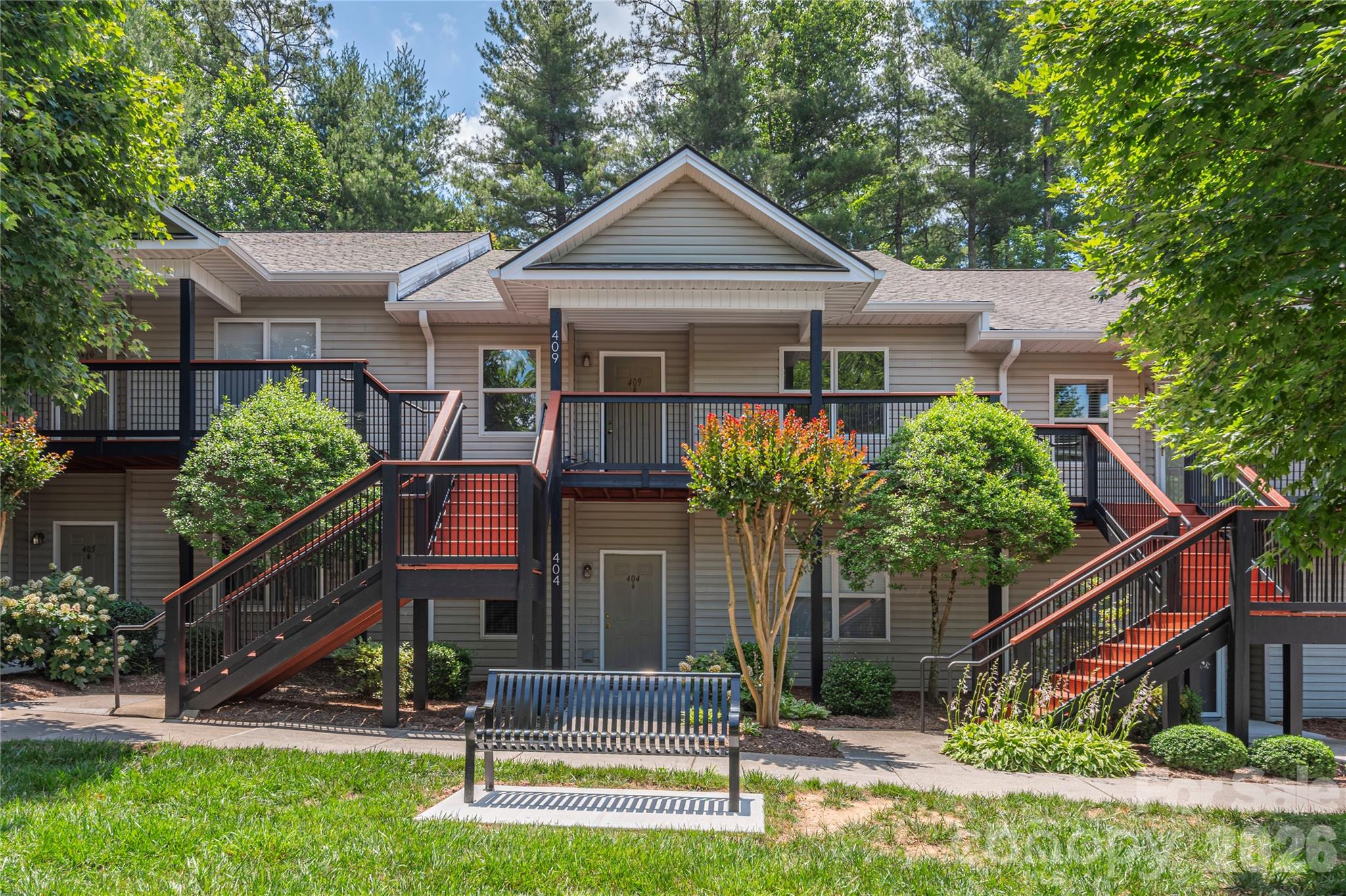 409 Carlyle Way Property Photo 1