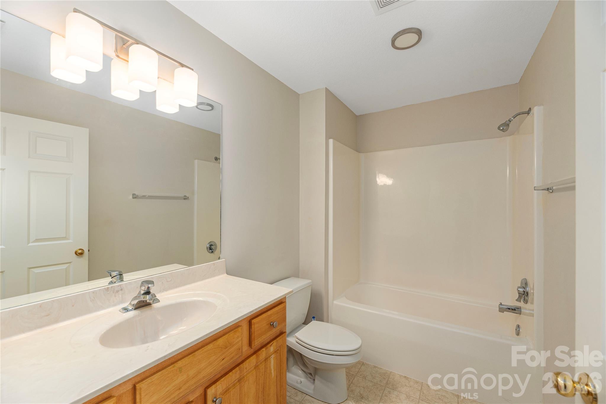 409 Carlyle Way Property Photo 15