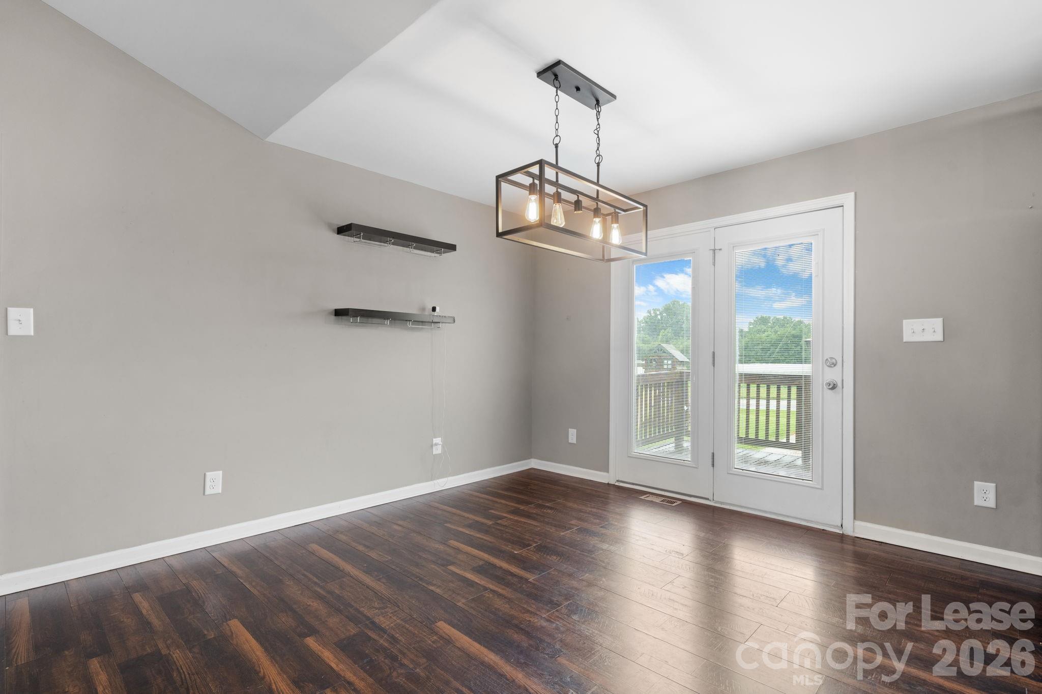 2407 Dellinger Drive Property Photo 6