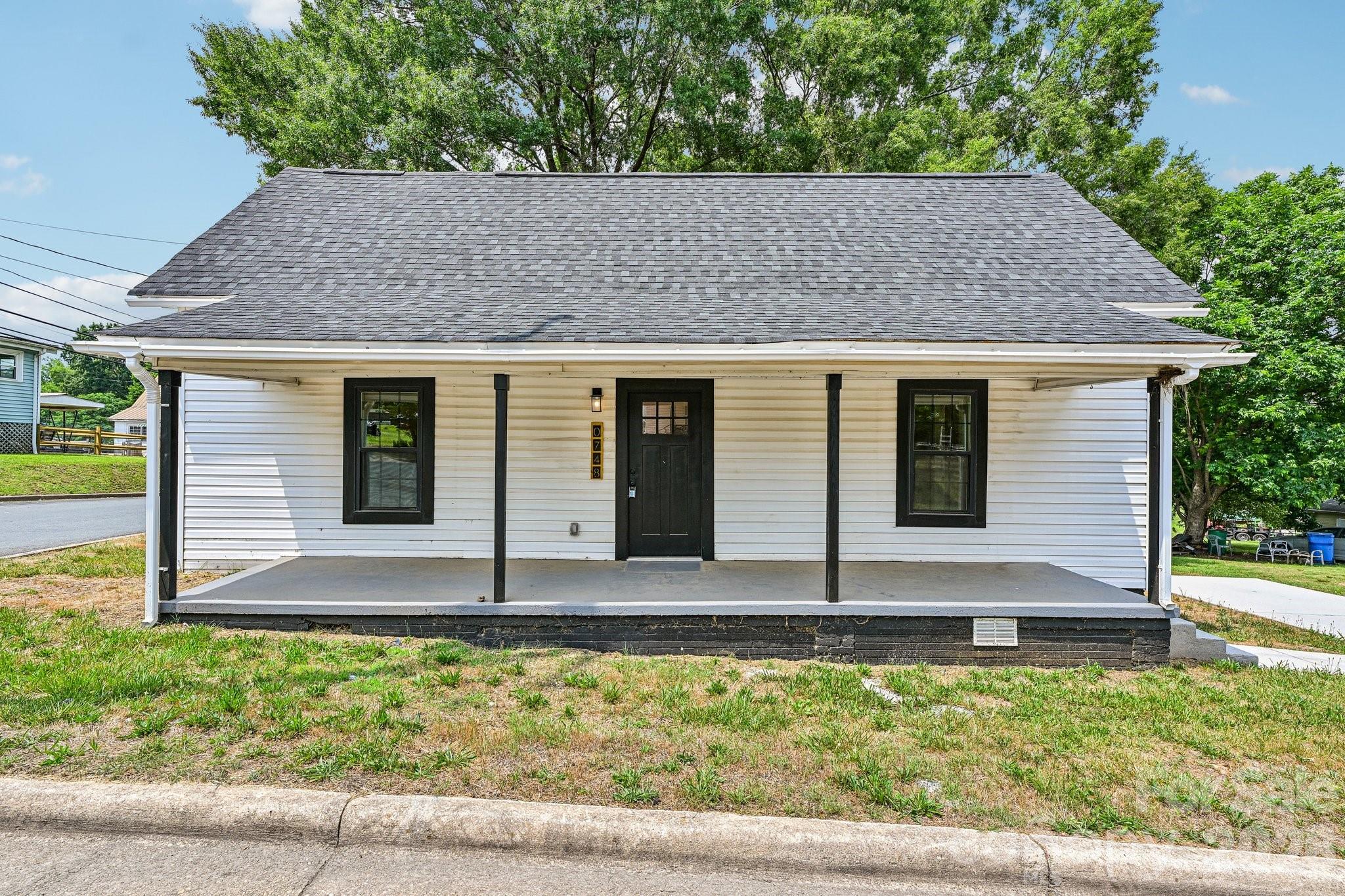 748 Efird Street Property Photo 1