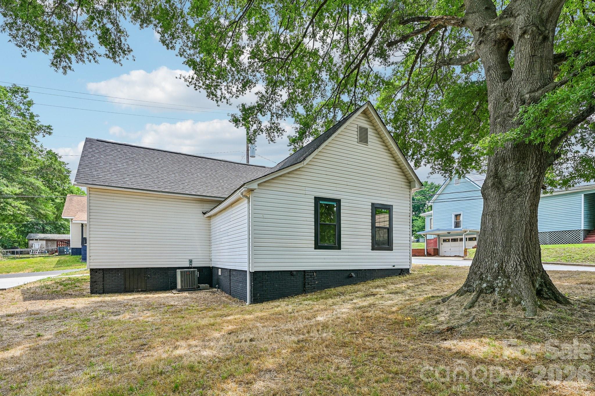 748 Efird Street Property Photo 26