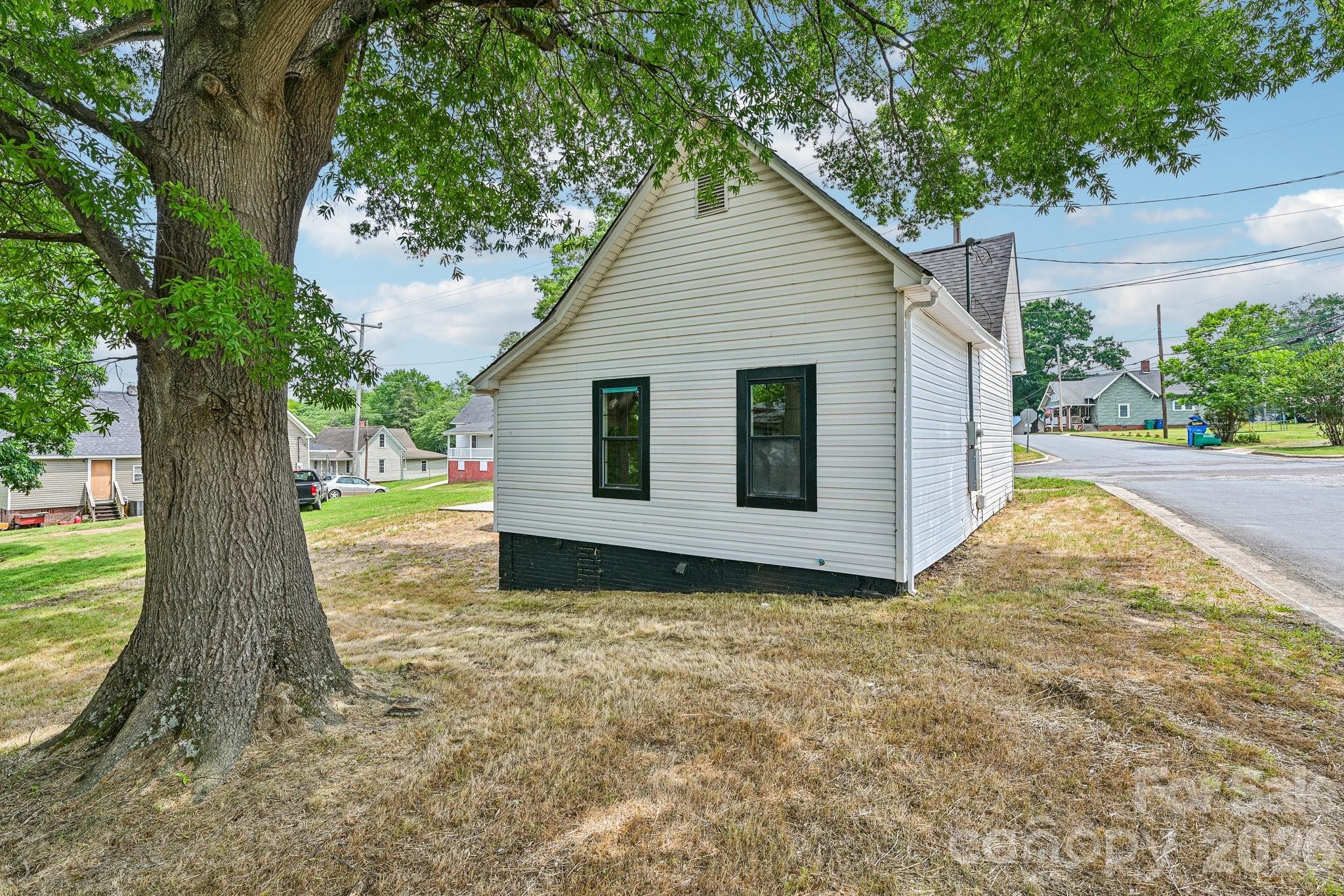 748 Efird Street Property Photo 27