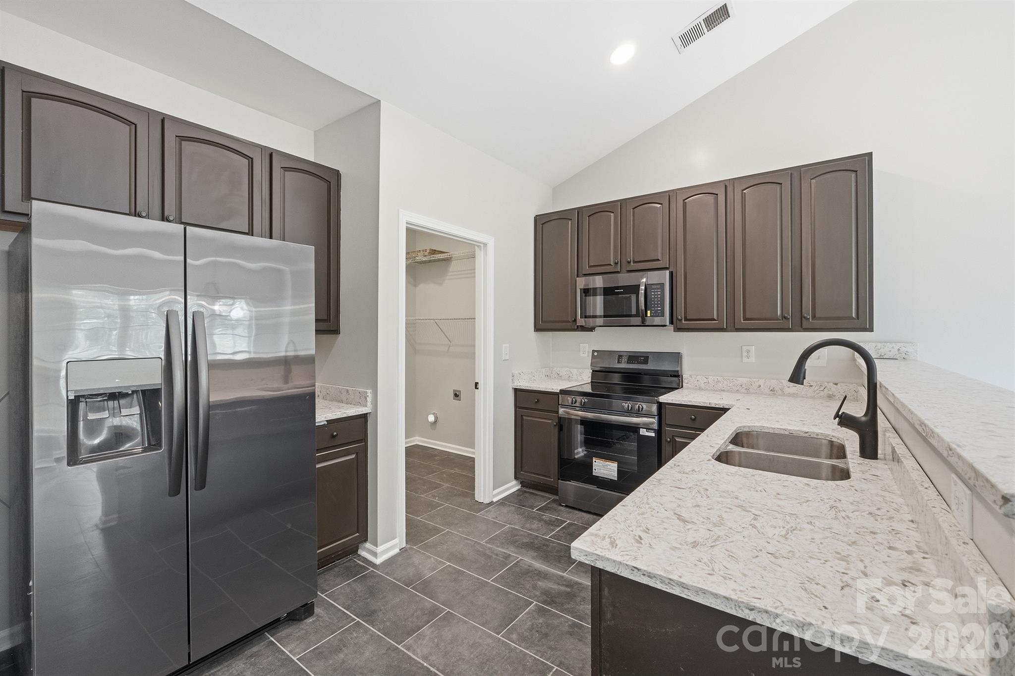 13409 Planters Row Drive Property Photo 14