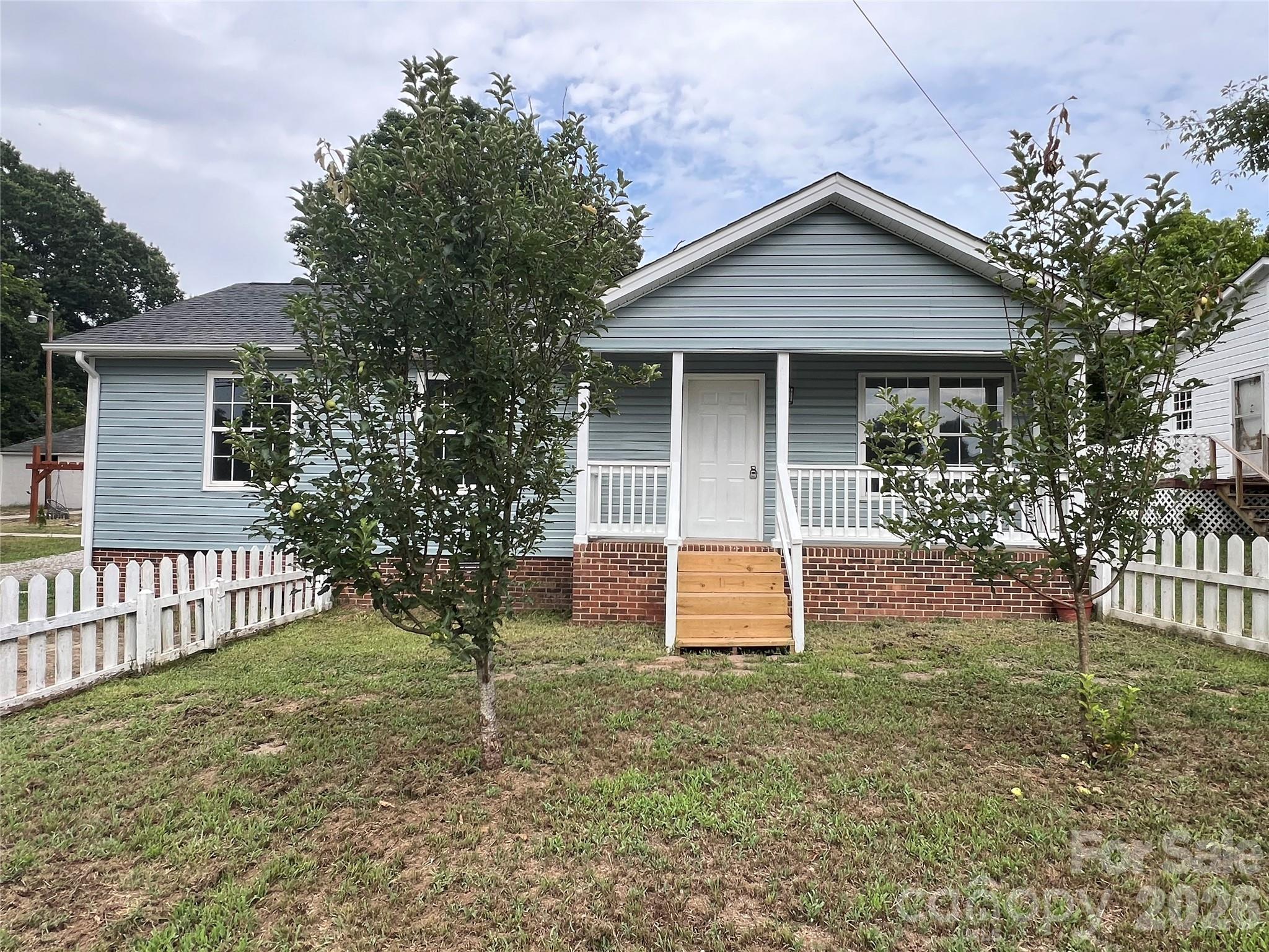2200 Brookside Avenue Property Photo 1