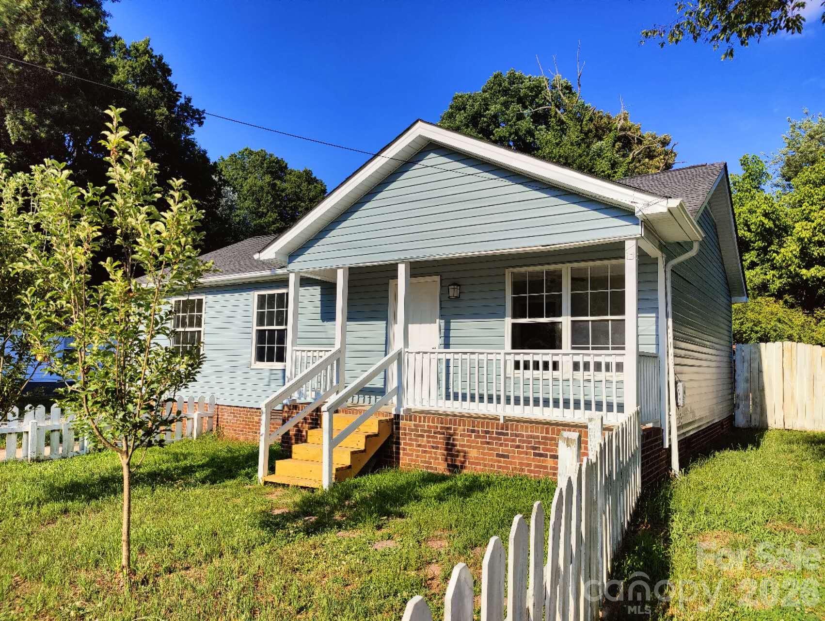 2200 Brookside Avenue Property Photo 2