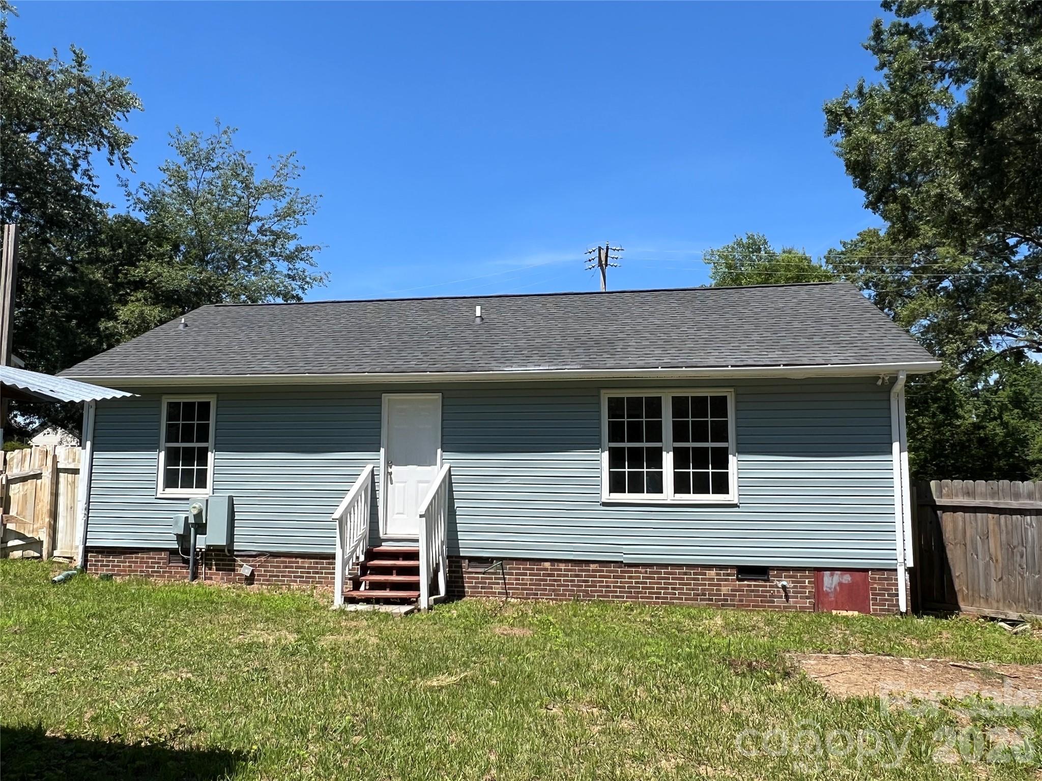 2200 Brookside Avenue Property Photo 4