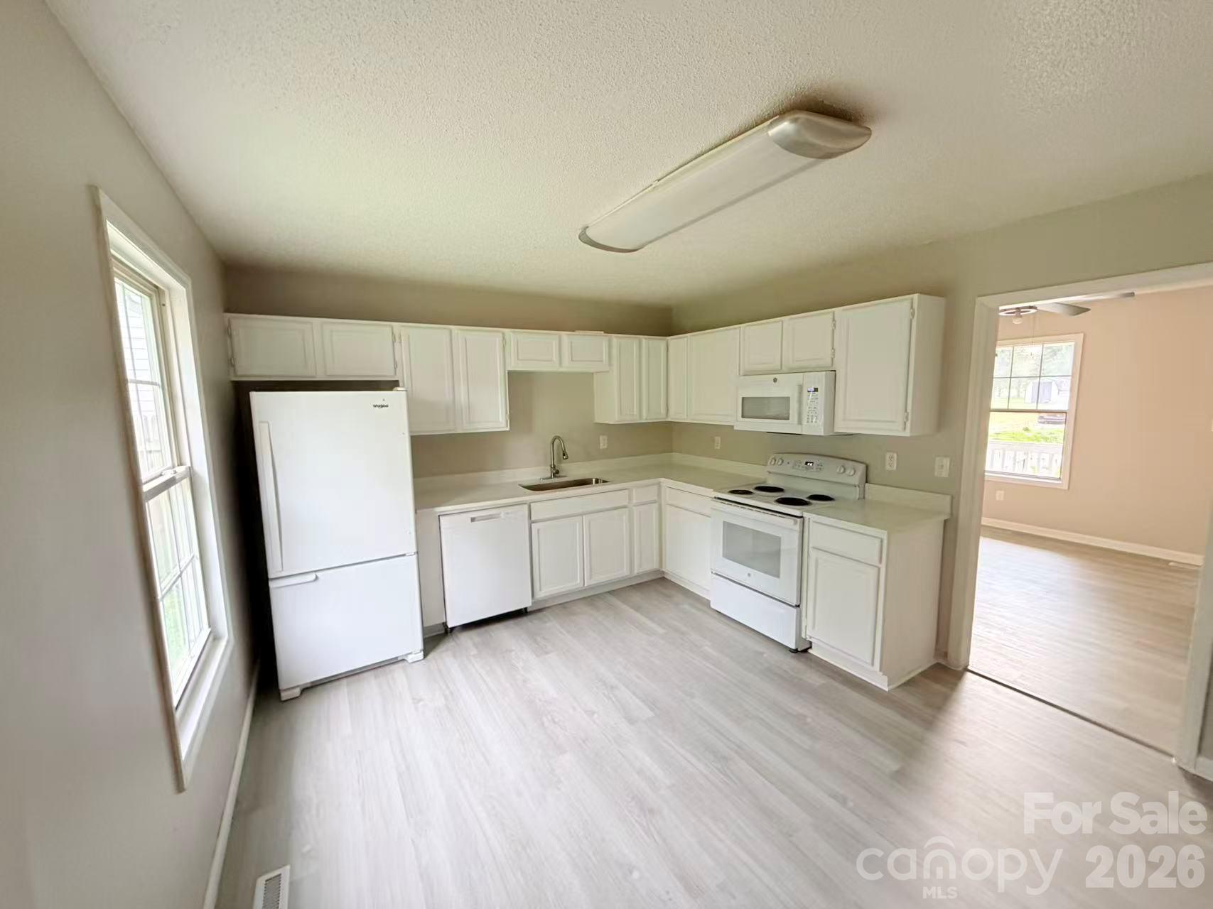 2200 Brookside Avenue Property Photo 14