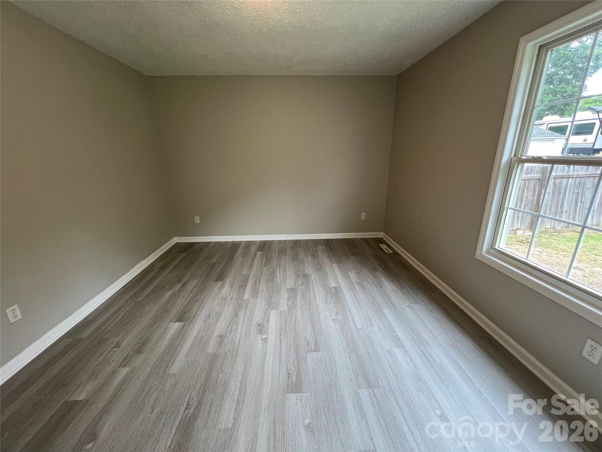 2200 Brookside Avenue Property Photo 20