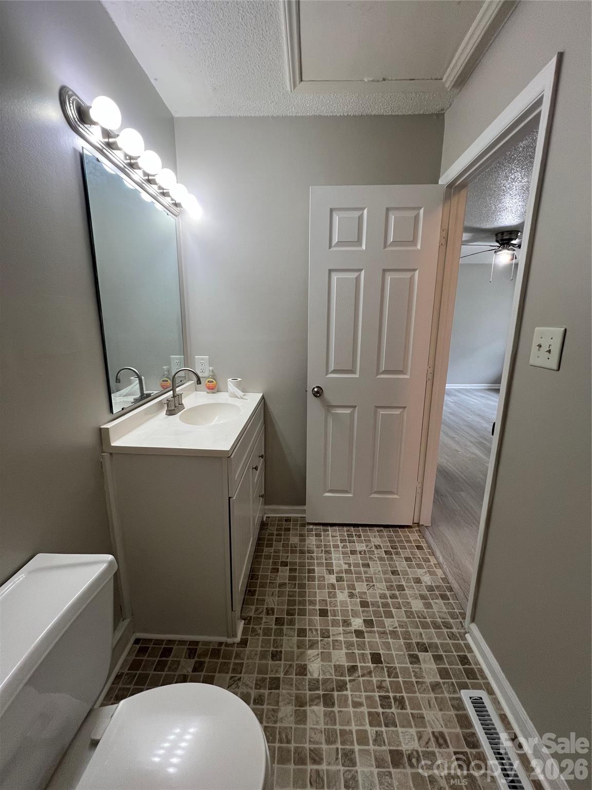 2200 Brookside Avenue Property Photo 28