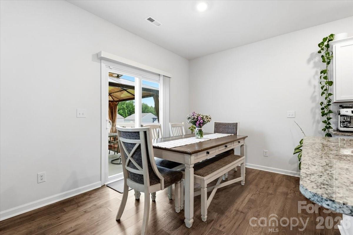 8022 Rowling Drive Property Photo 11