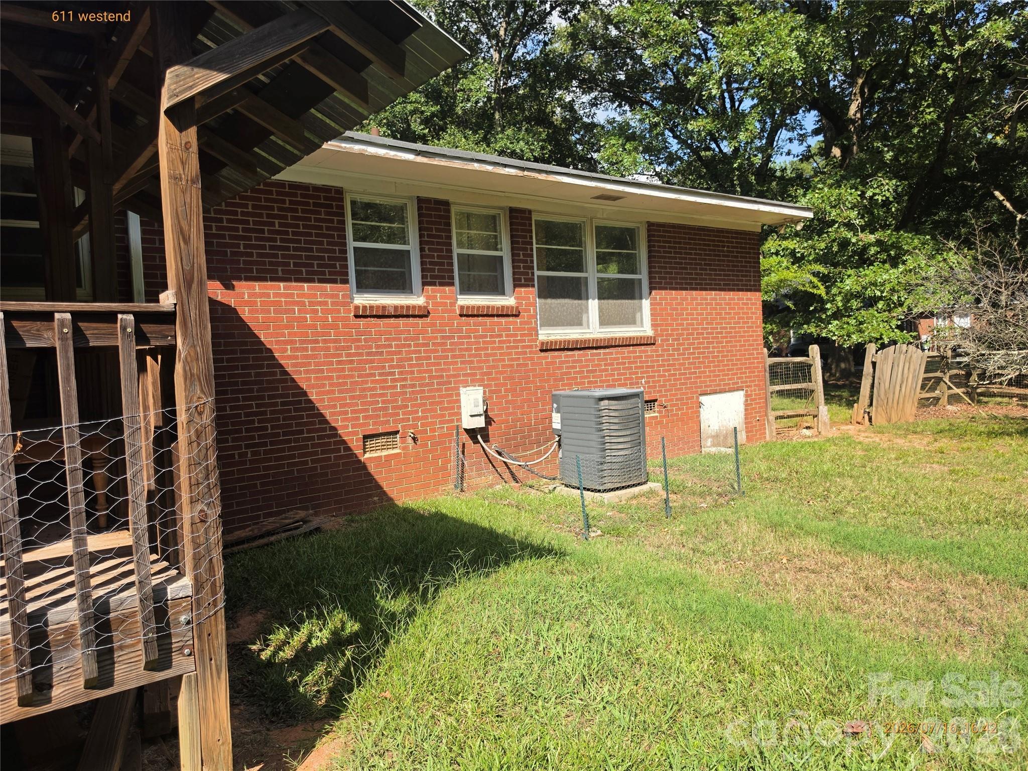 611 Westend Drive Property Photo 2