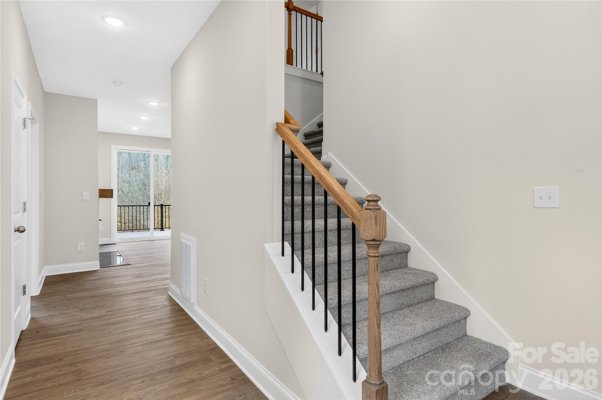 229 Shenandoah Loop Property Photo 3