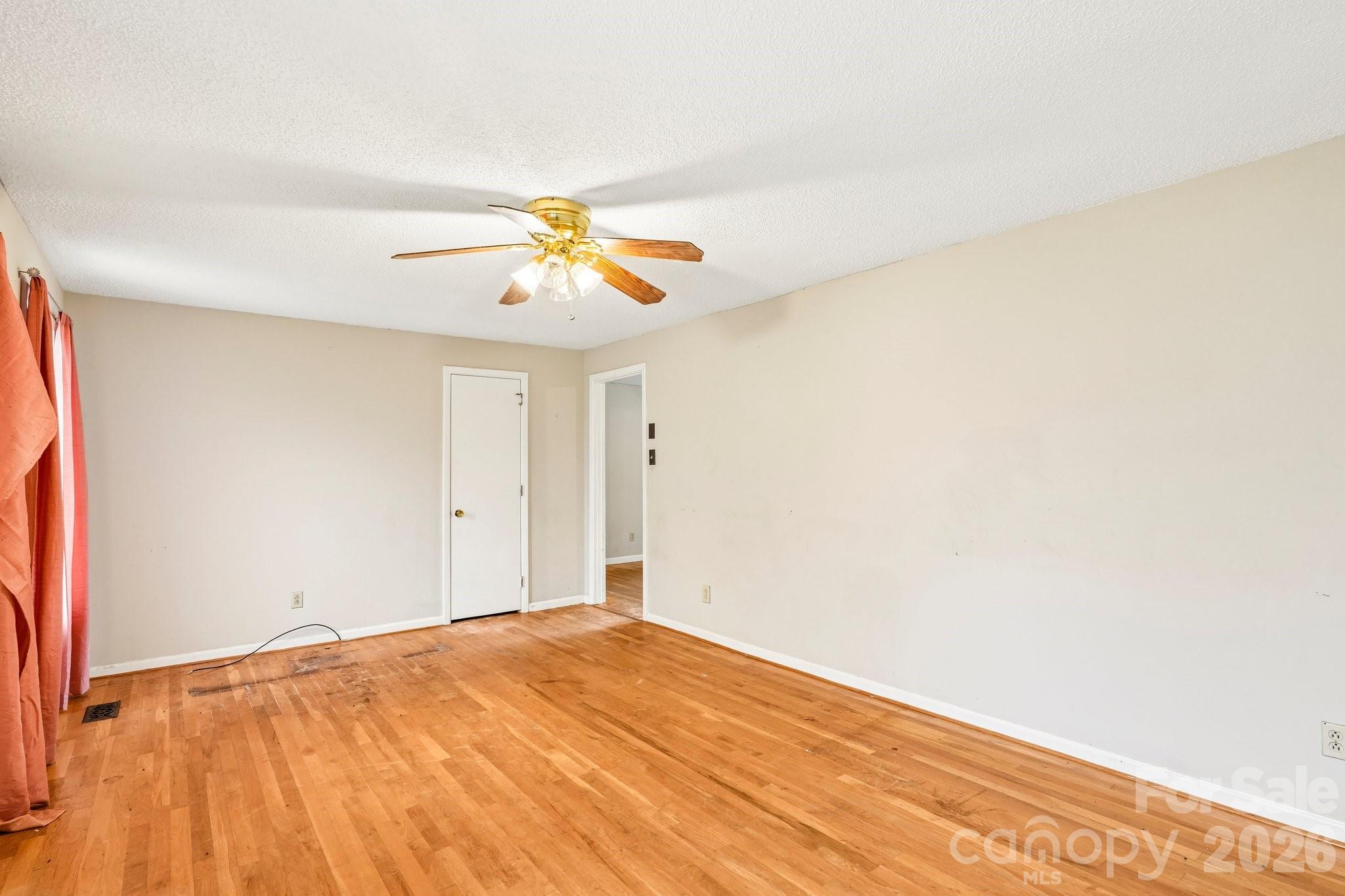 2130 23rd Street Place Property Photo 6