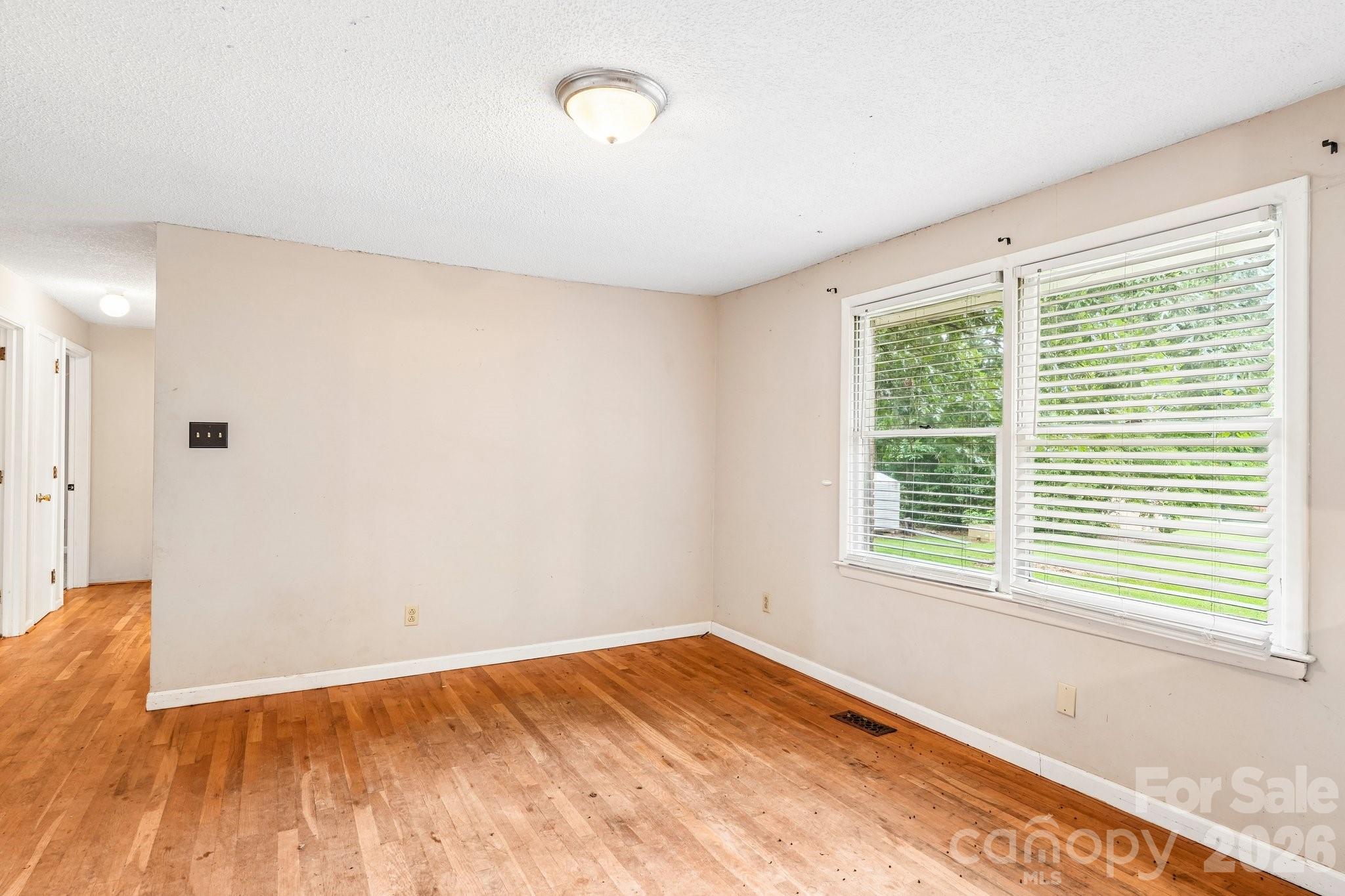 2130 23rd Street Place Property Photo 9