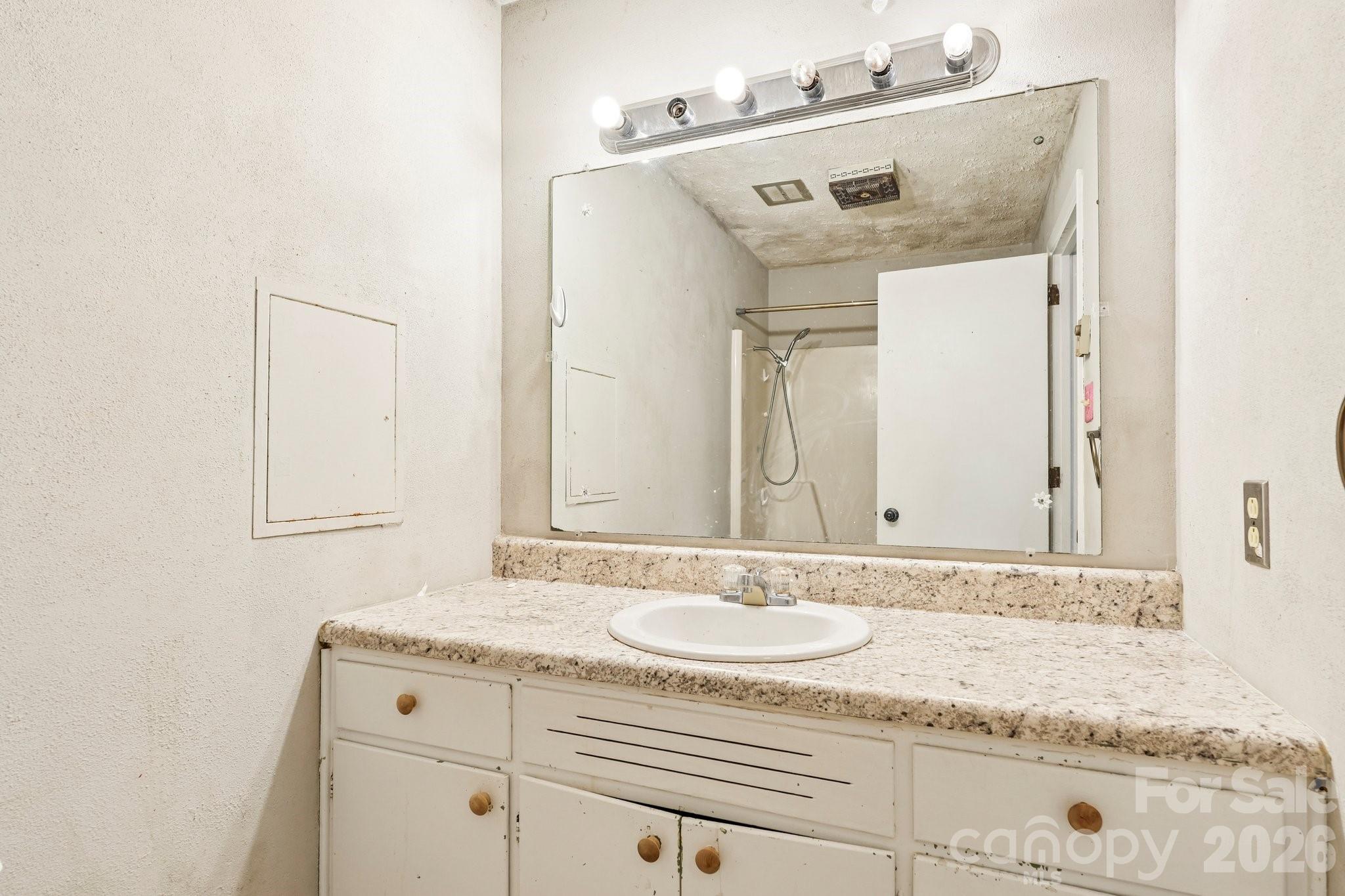 2130 23rd Street Place Property Photo 15